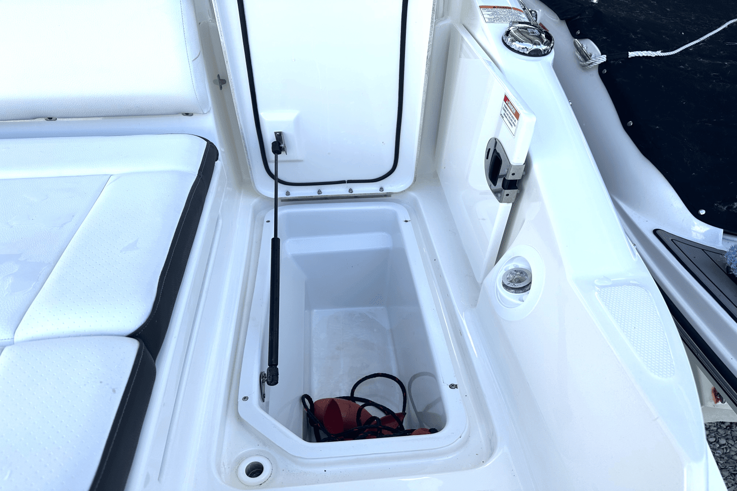 2019 Sea Ray 270 SDX OUTBOARD Image Thumbnail #9