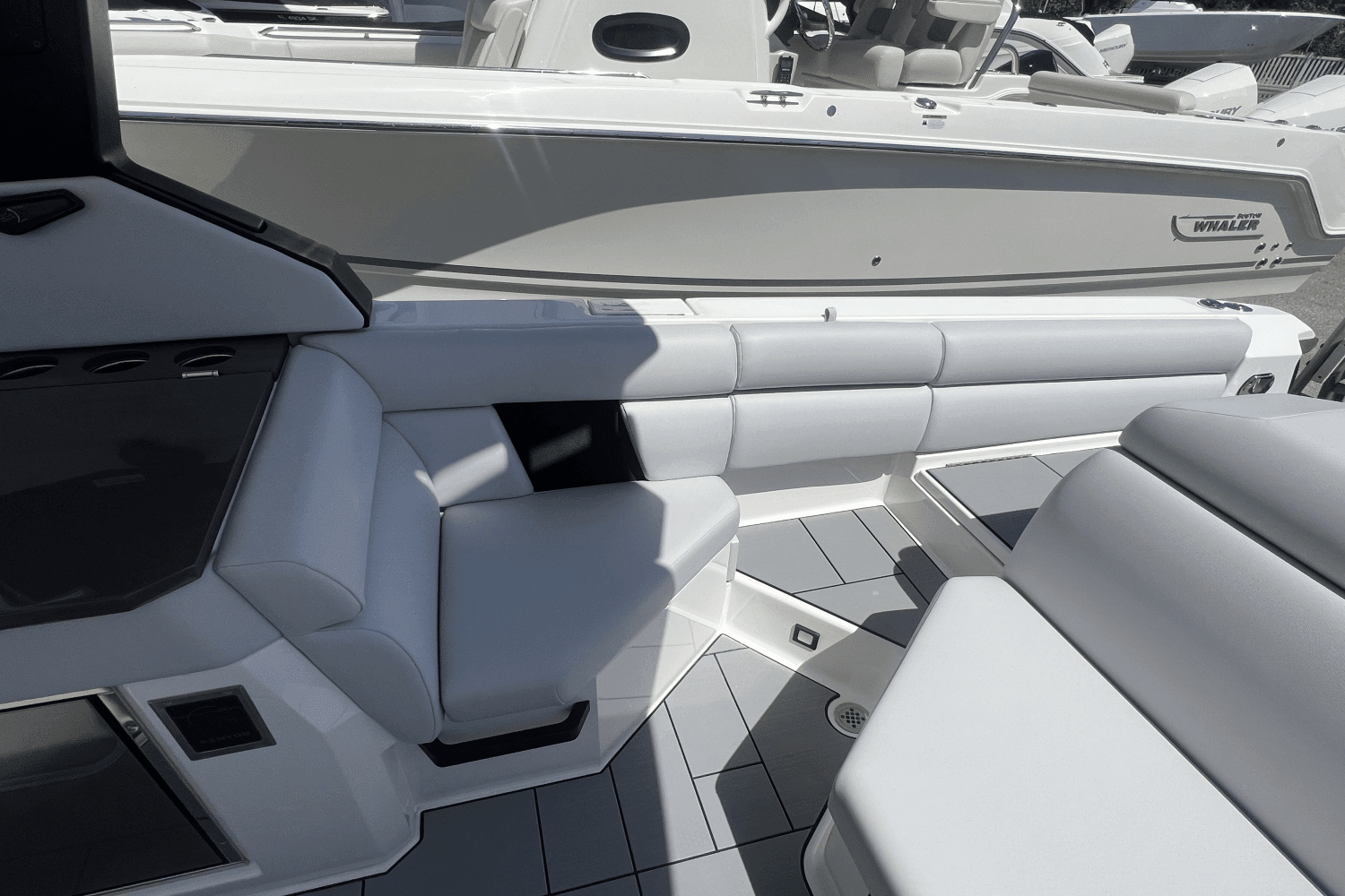 2024 Aviara AV28 Outboard Image Thumbnail #16