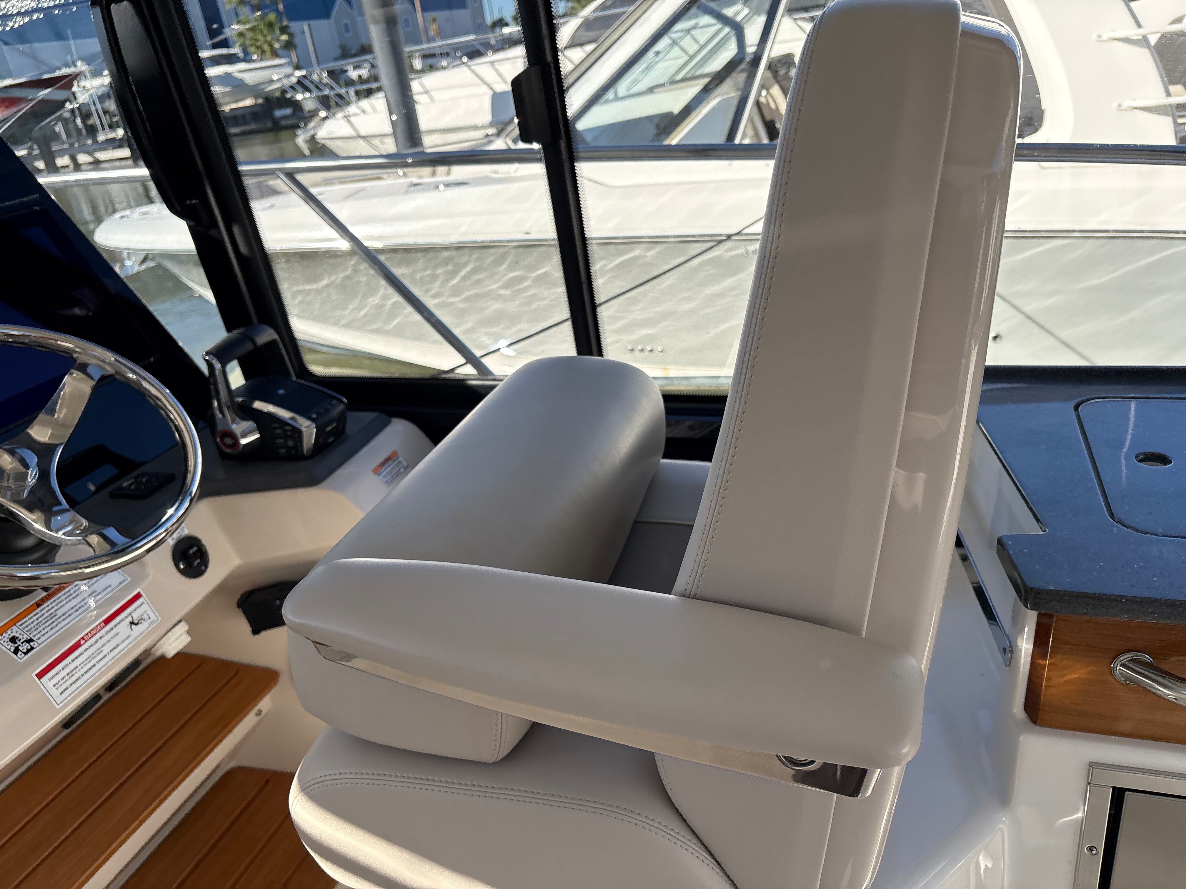 2025 Boston Whaler 365 Conquest Image Thumbnail #16