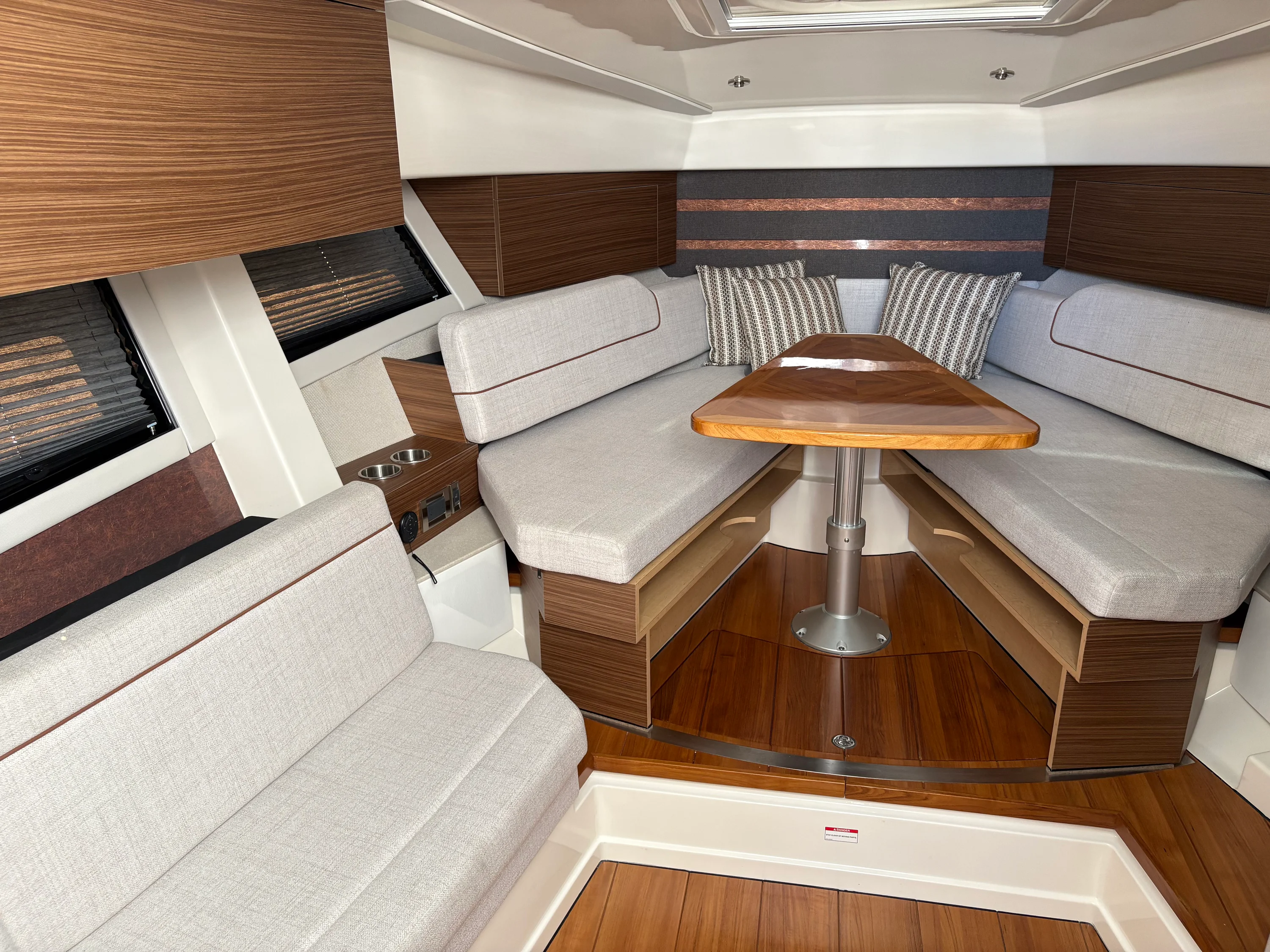 2025 Boston Whaler 365 Conquest Image Thumbnail #5