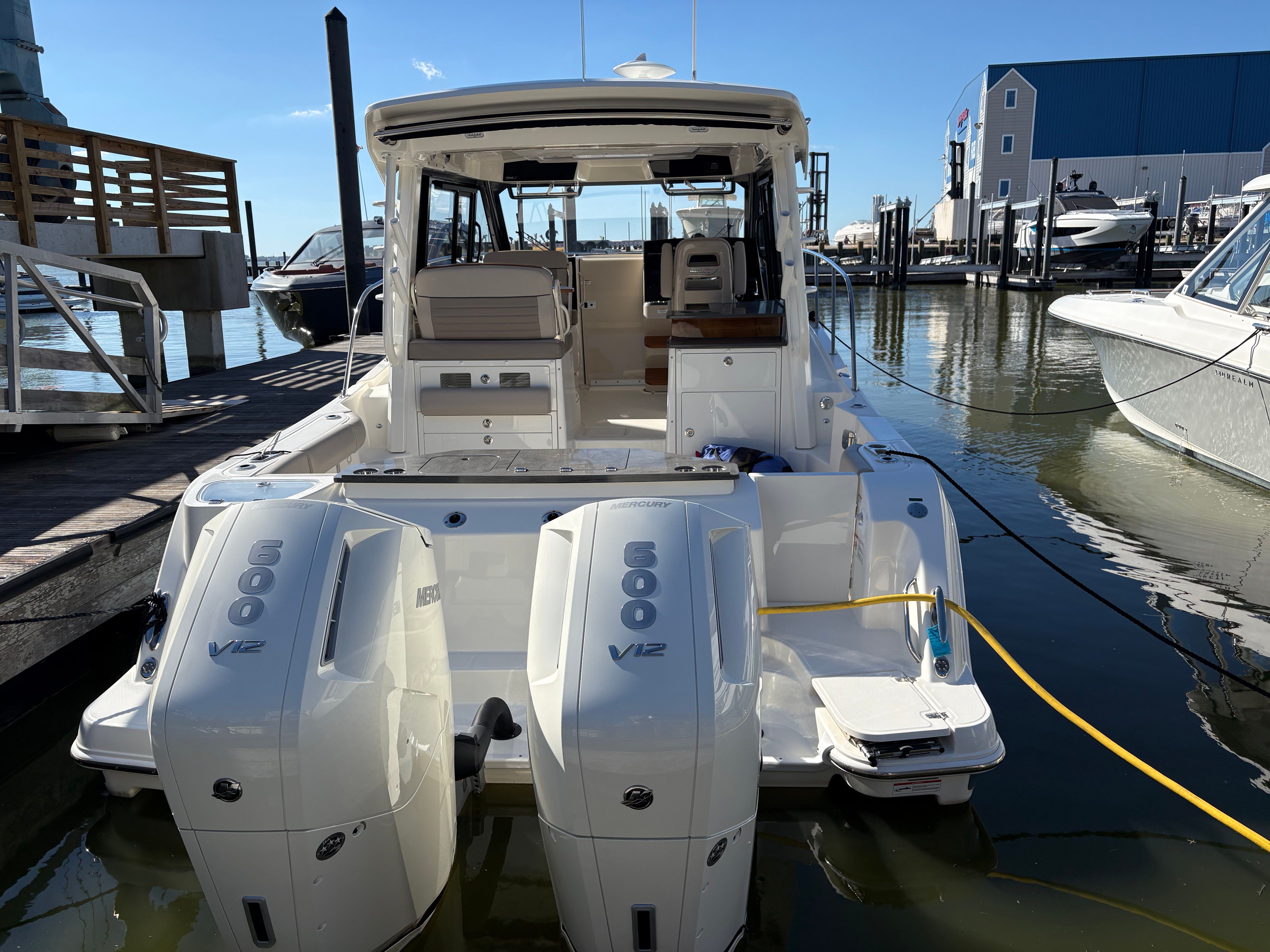 2025 Boston Whaler 365 Conquest Image Thumbnail #9