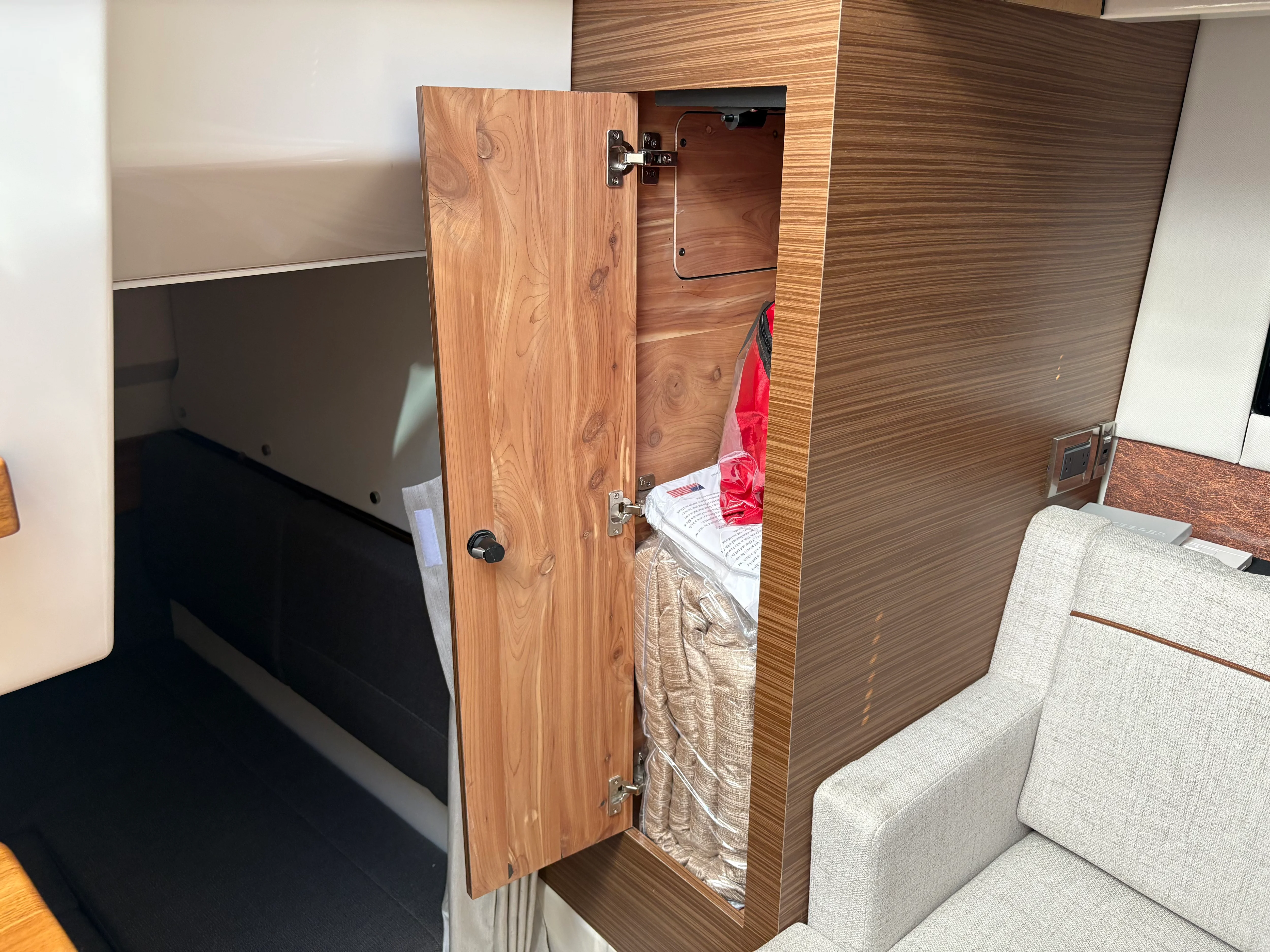 2025 Boston Whaler 365 Conquest Image Thumbnail #25