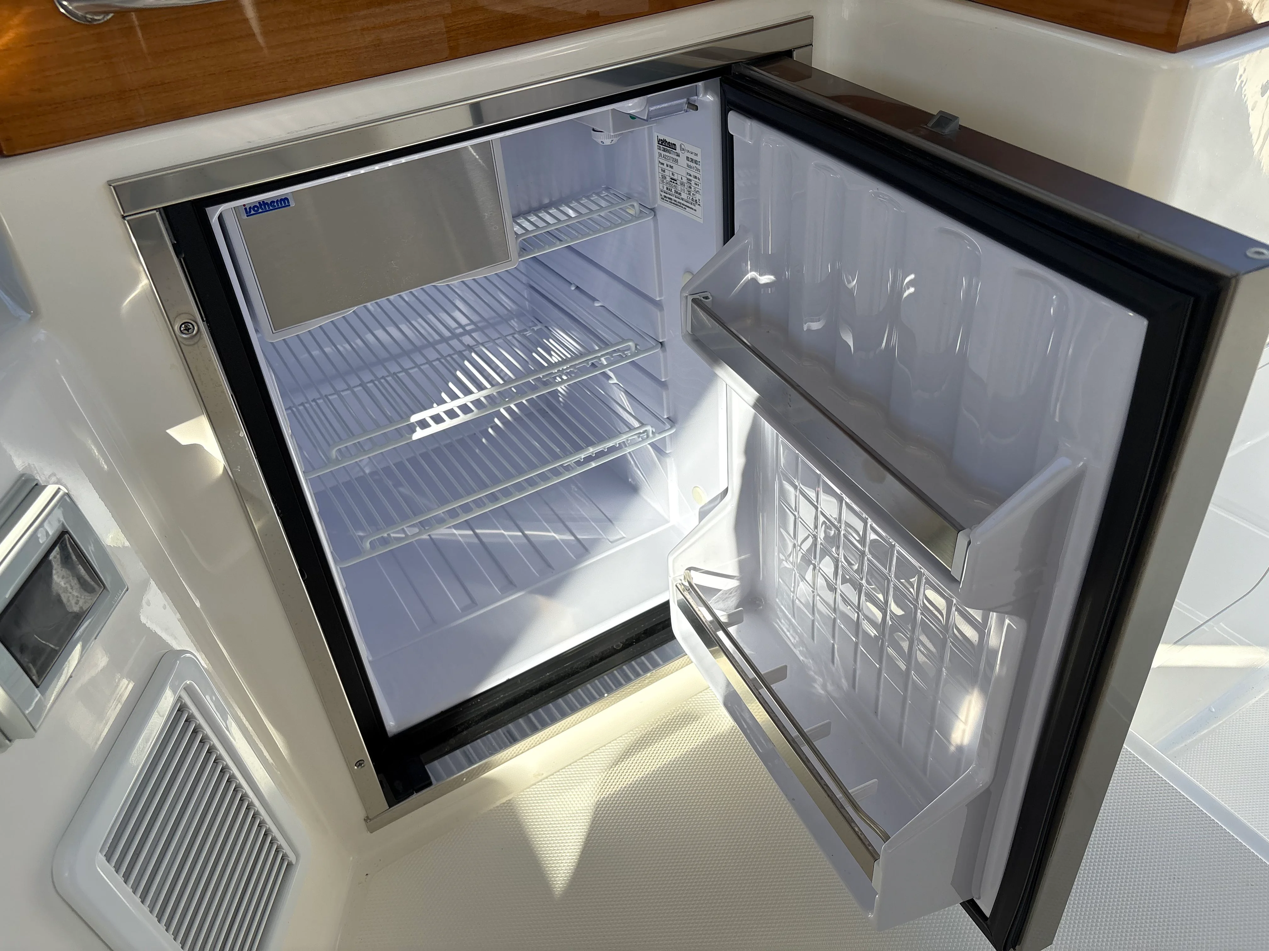 2025 Boston Whaler 365 Conquest Image Thumbnail #43