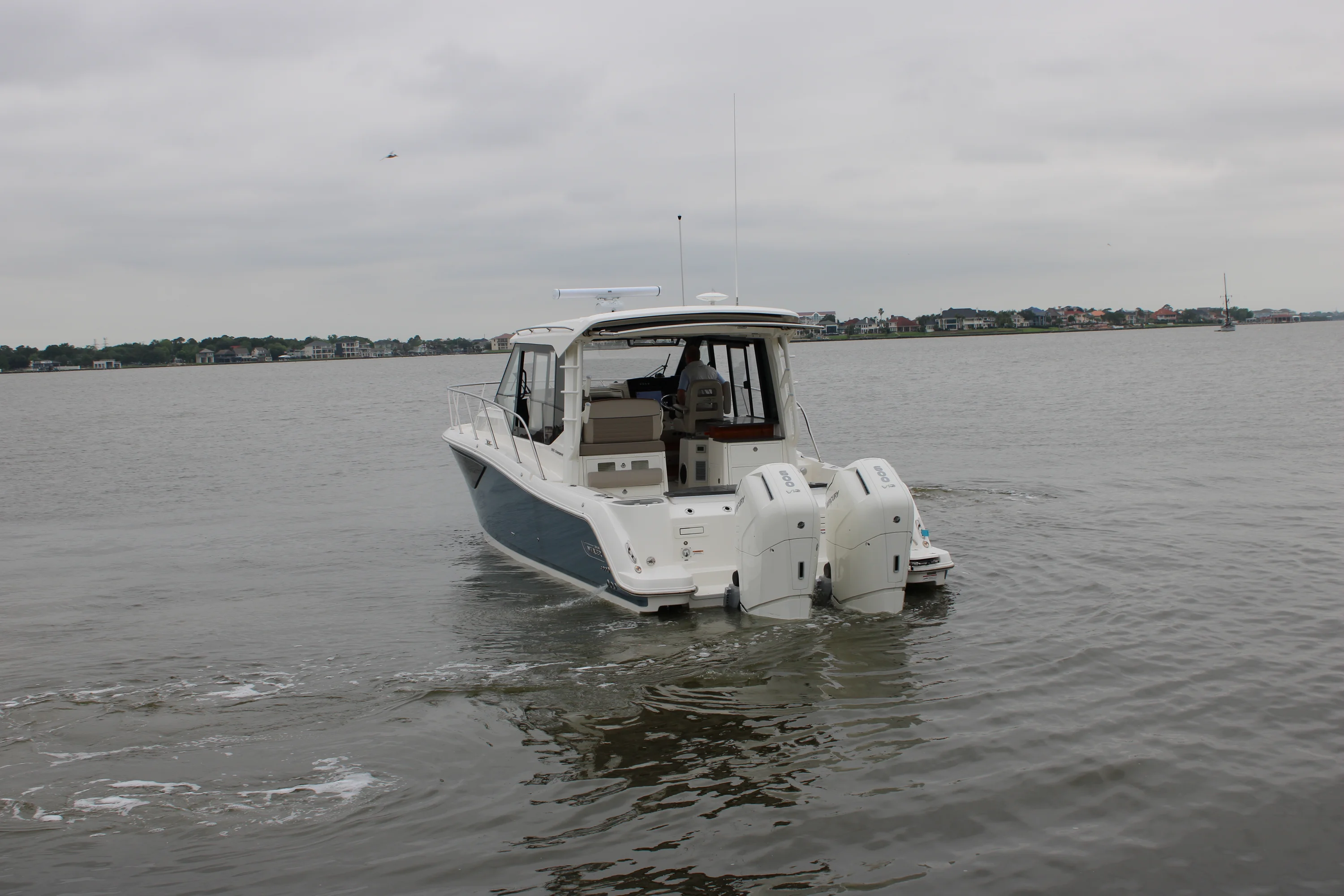 2025 Boston Whaler 365 Conquest Image Thumbnail #4