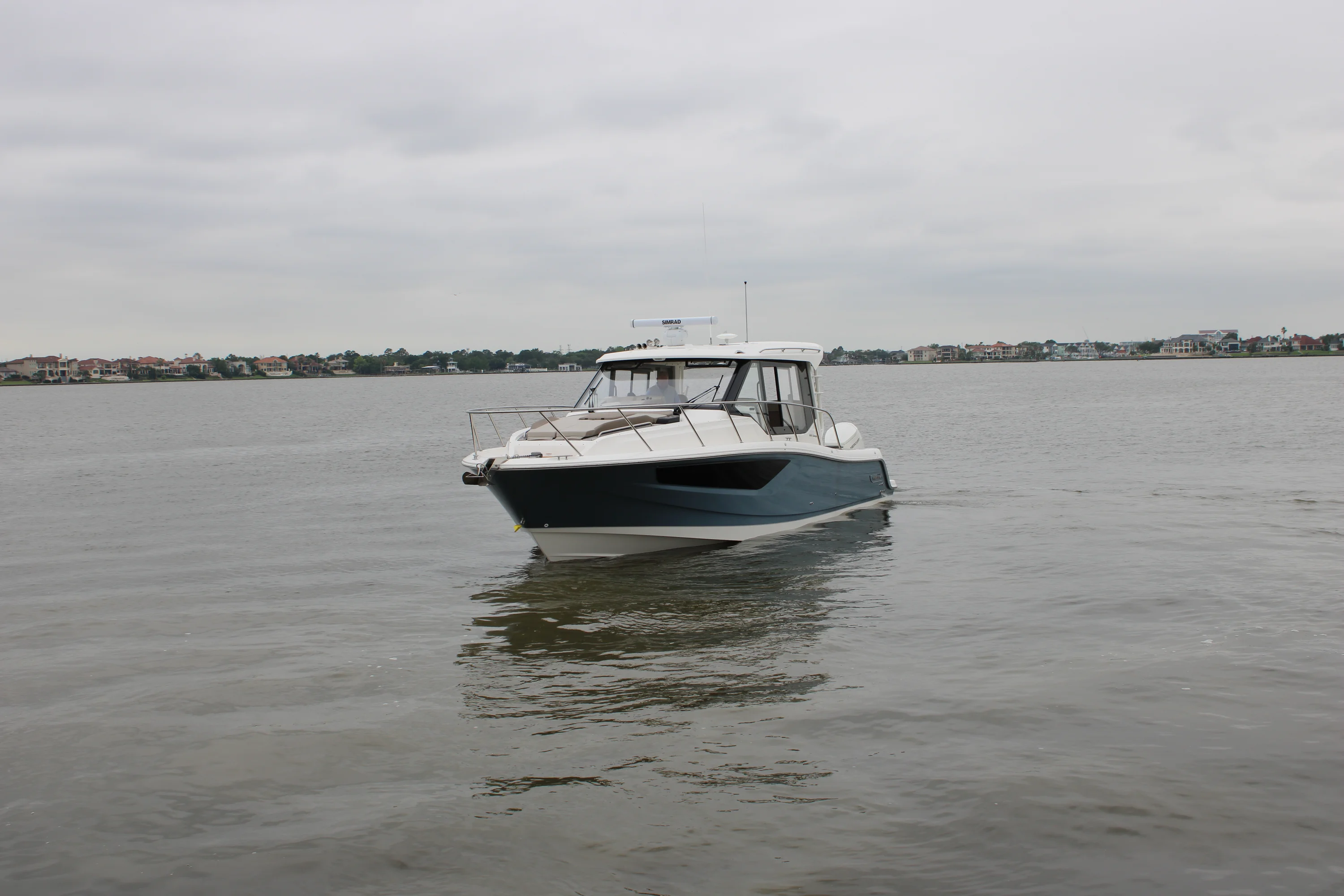 2025 Boston Whaler 365 Conquest Image Thumbnail #17
