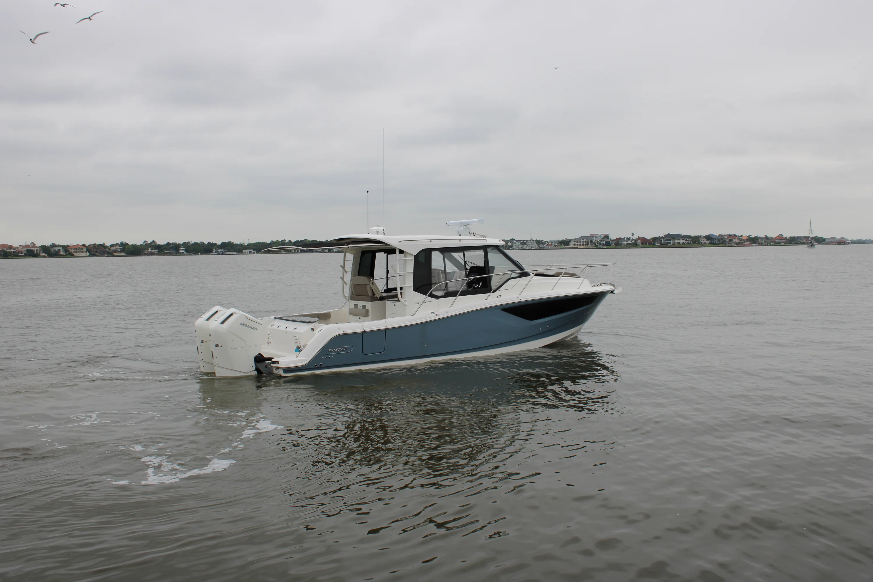 2025 Boston Whaler 365 Conquest Image Thumbnail #10