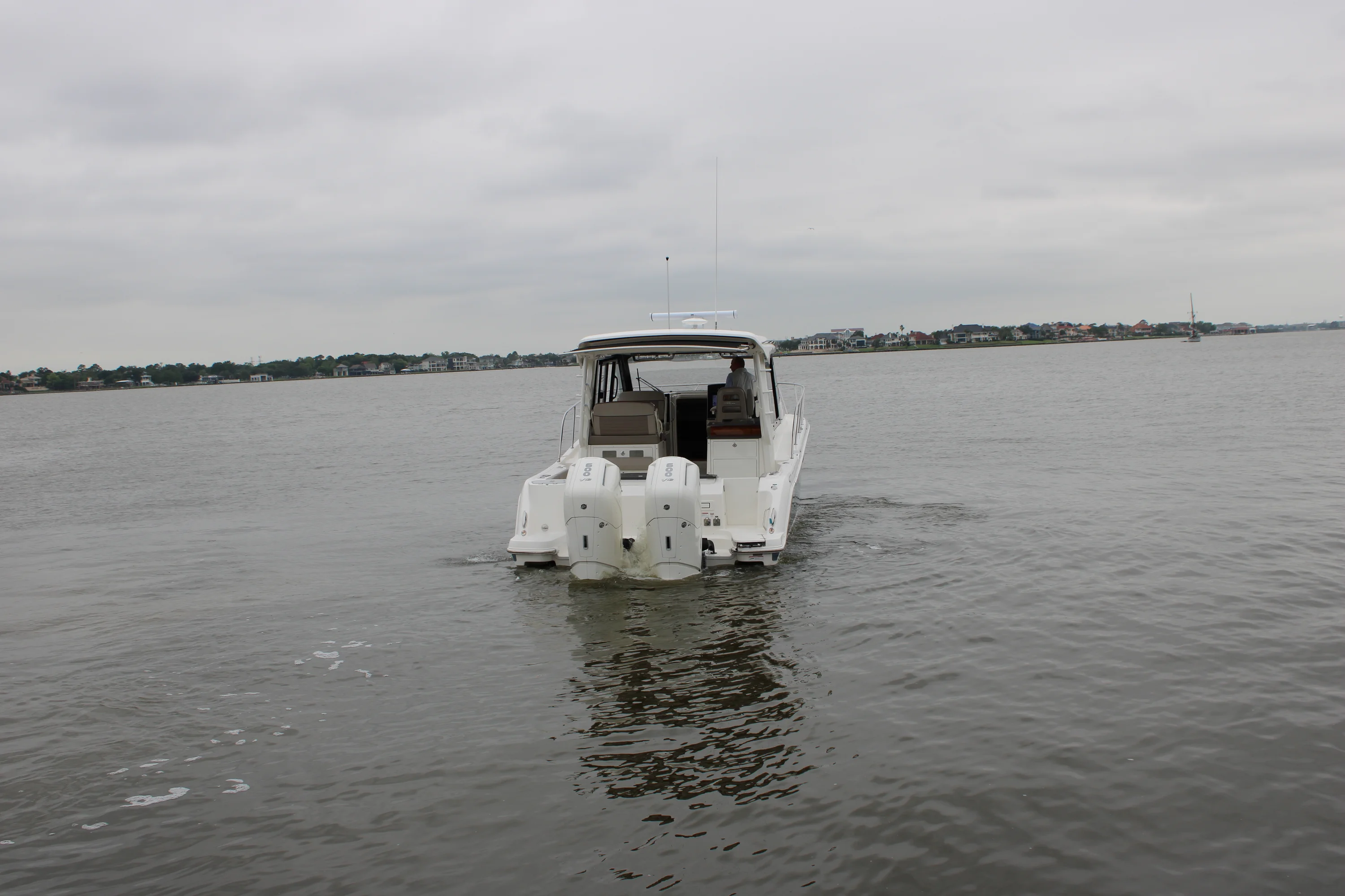 2025 Boston Whaler 365 Conquest Image Thumbnail #6