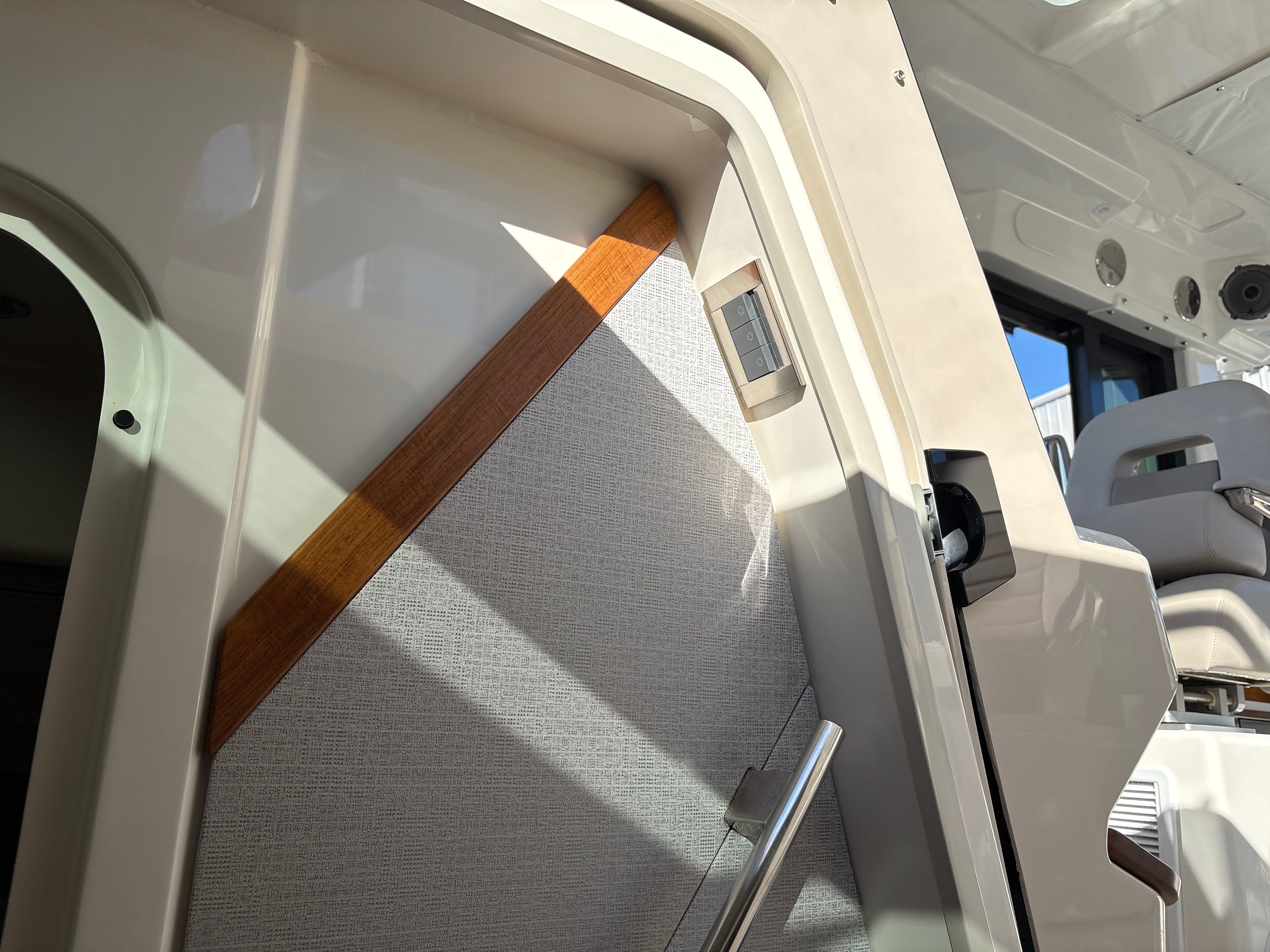 2025 Boston Whaler 365 Conquest Image Thumbnail #38