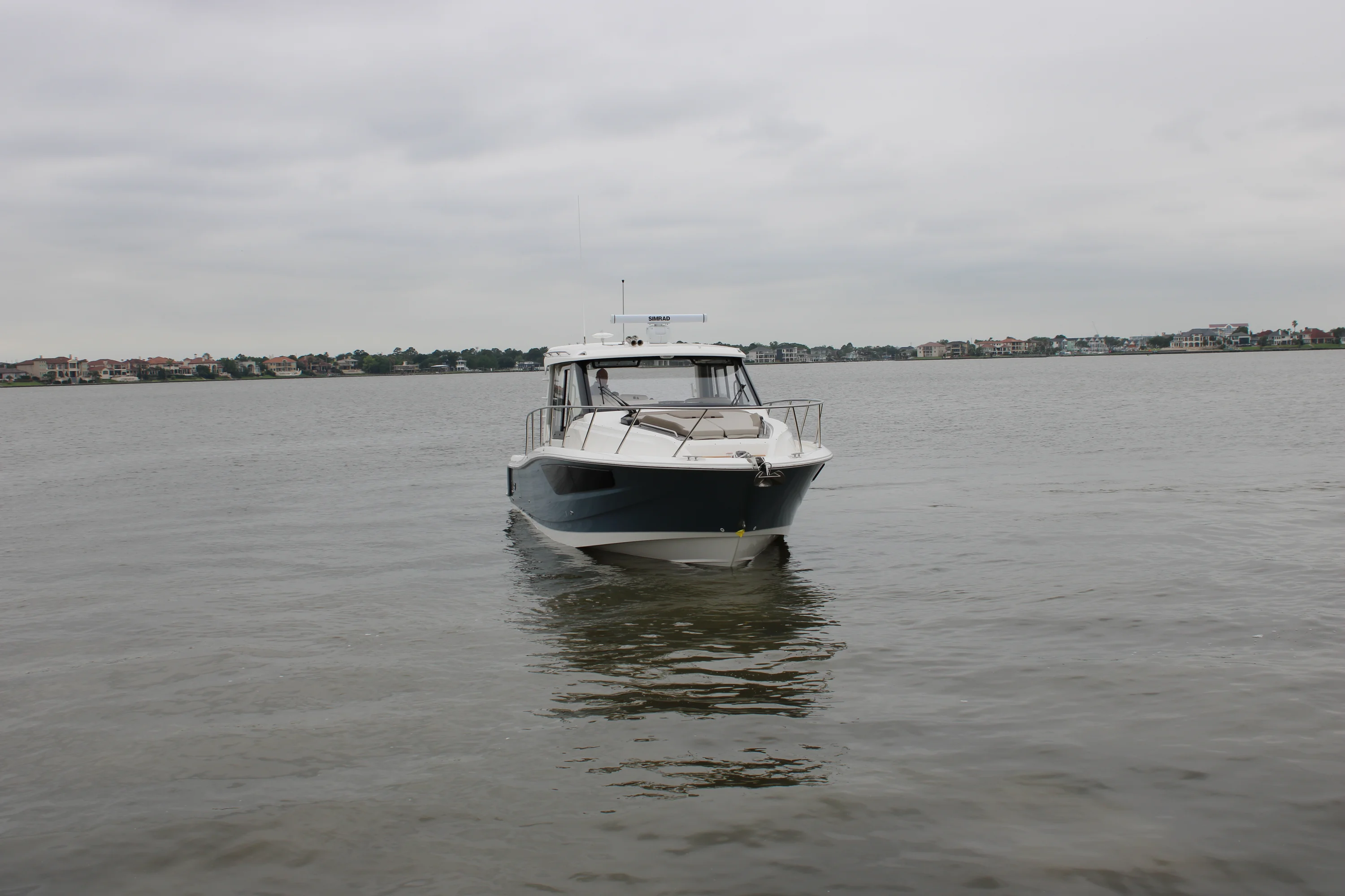 2025 Boston Whaler 365 Conquest Image Thumbnail #14