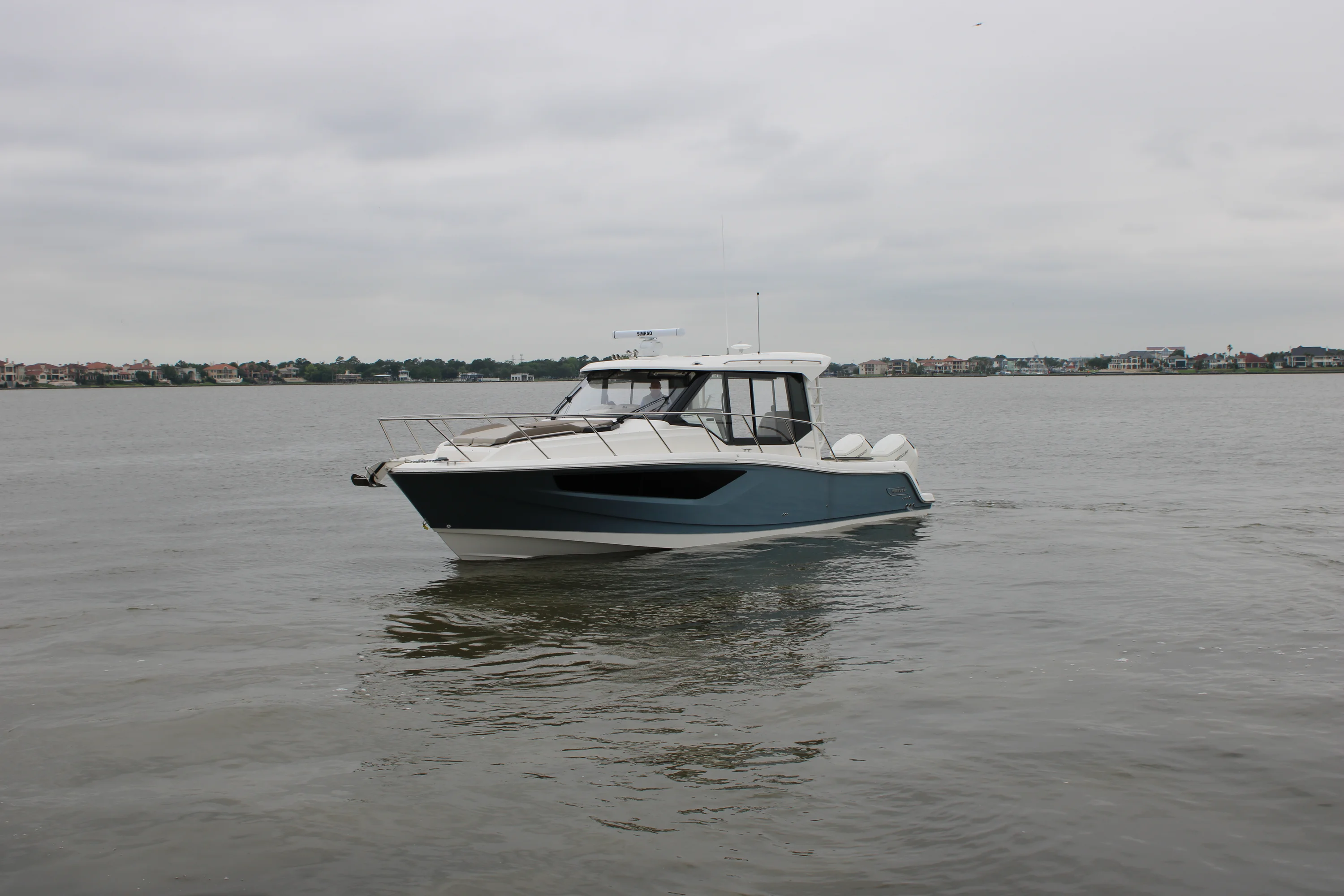 2025 Boston Whaler 365 Conquest Image Thumbnail #18