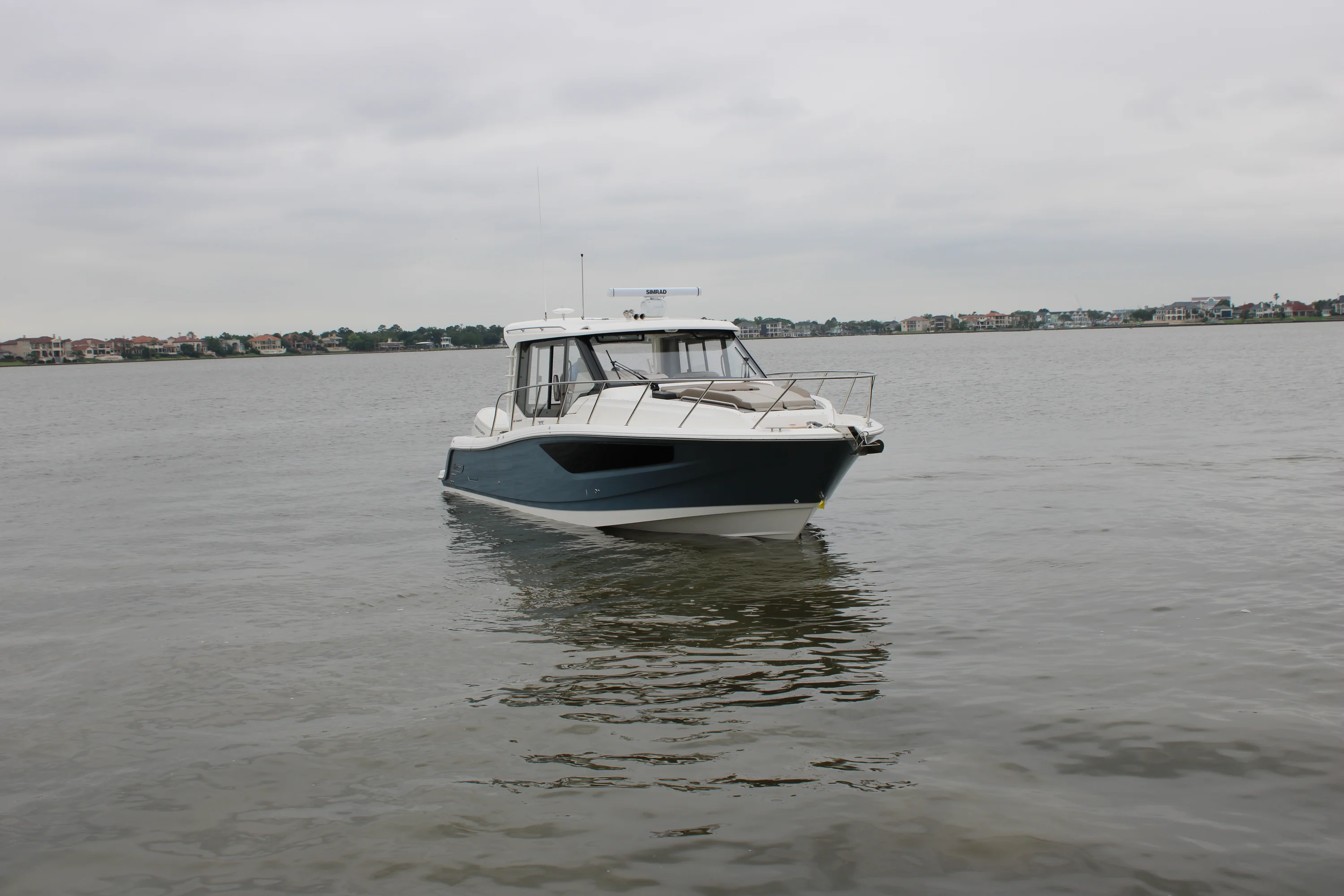 2025 Boston Whaler 365 Conquest Image Thumbnail #13