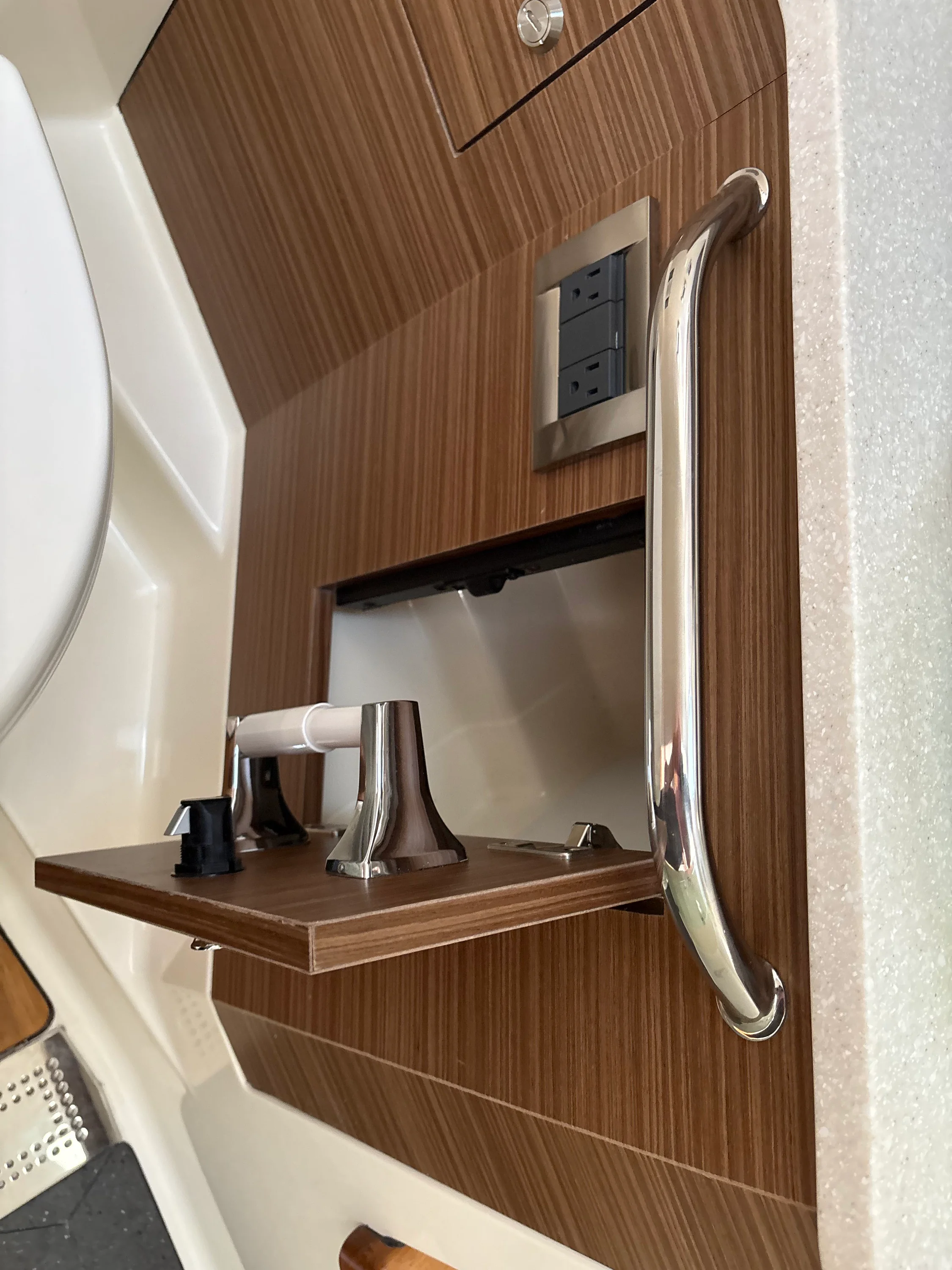 2025 Boston Whaler 365 Conquest Image Thumbnail #36