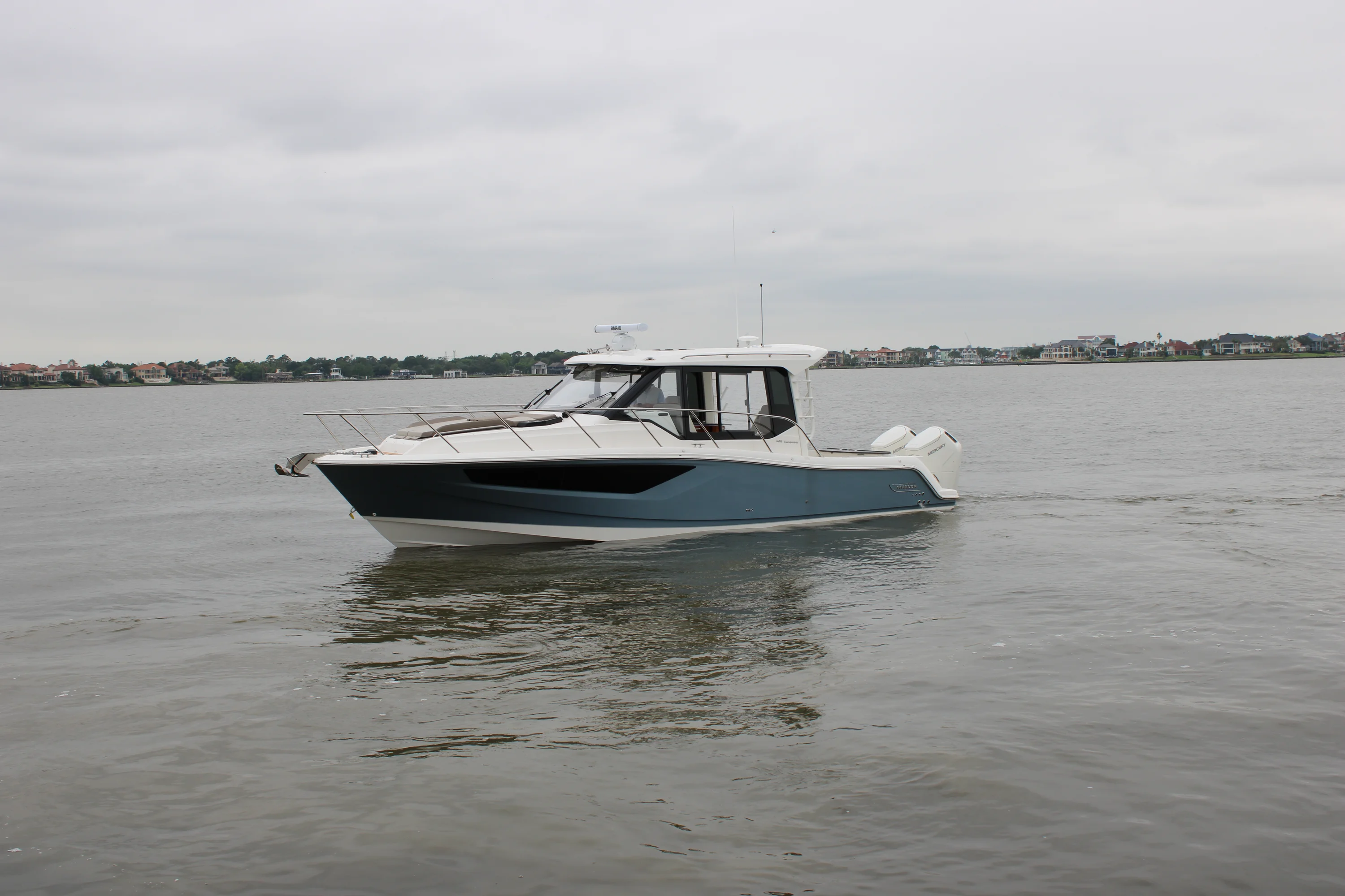 2025 Boston Whaler 365 Conquest Image Thumbnail #19