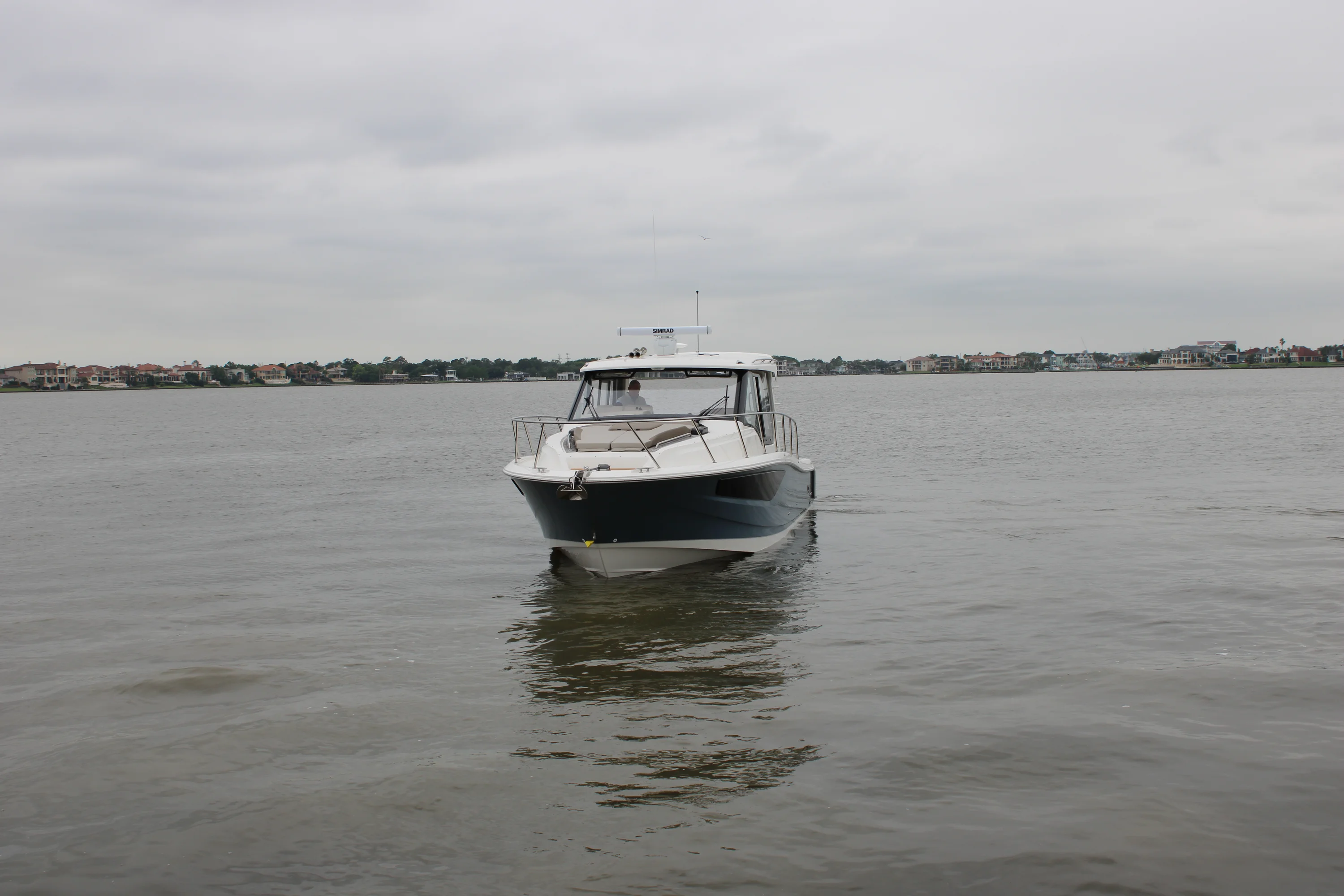 2025 Boston Whaler 365 Conquest Image Thumbnail #16