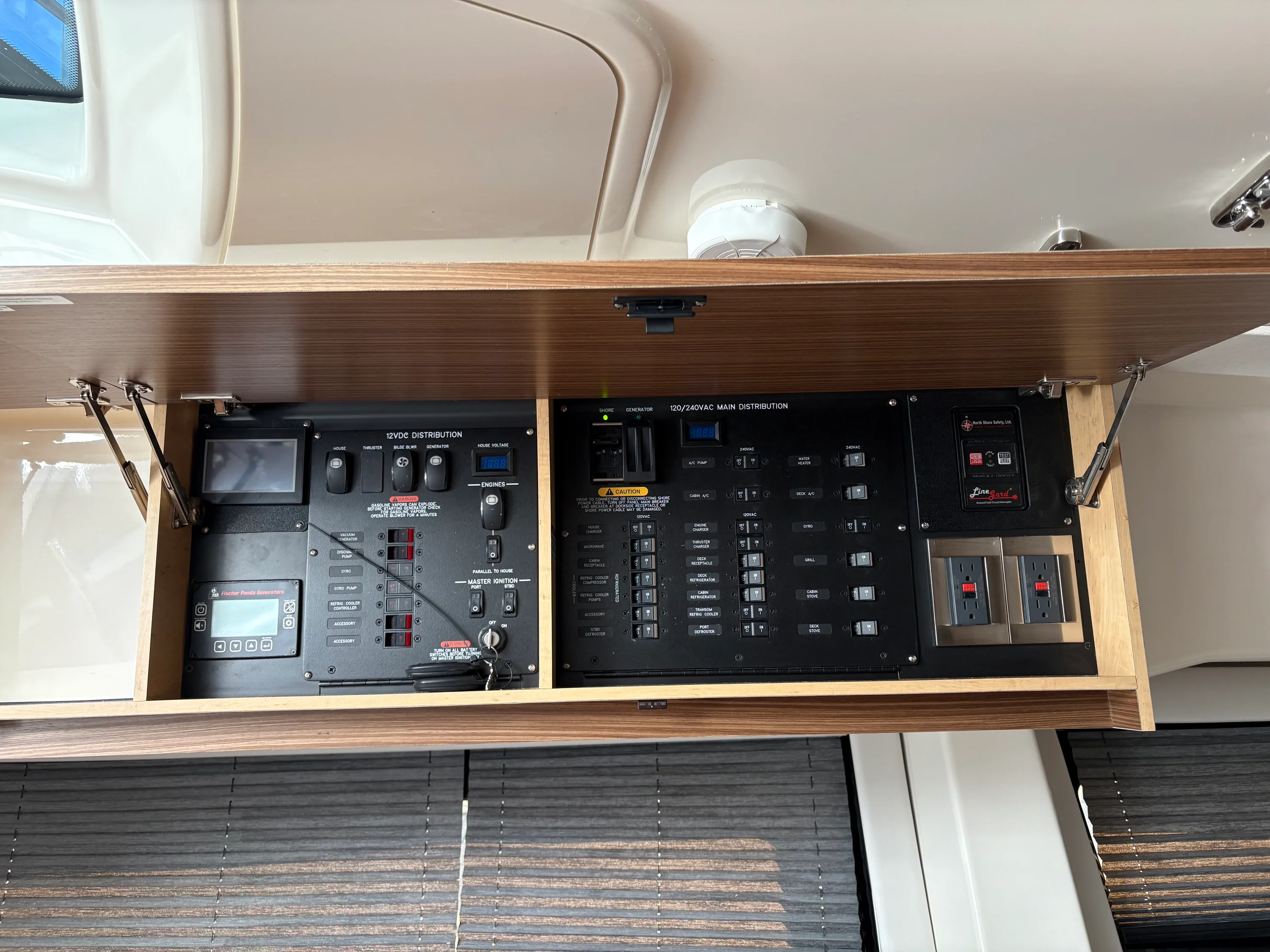 2025 Boston Whaler 365 Conquest Image Thumbnail #26