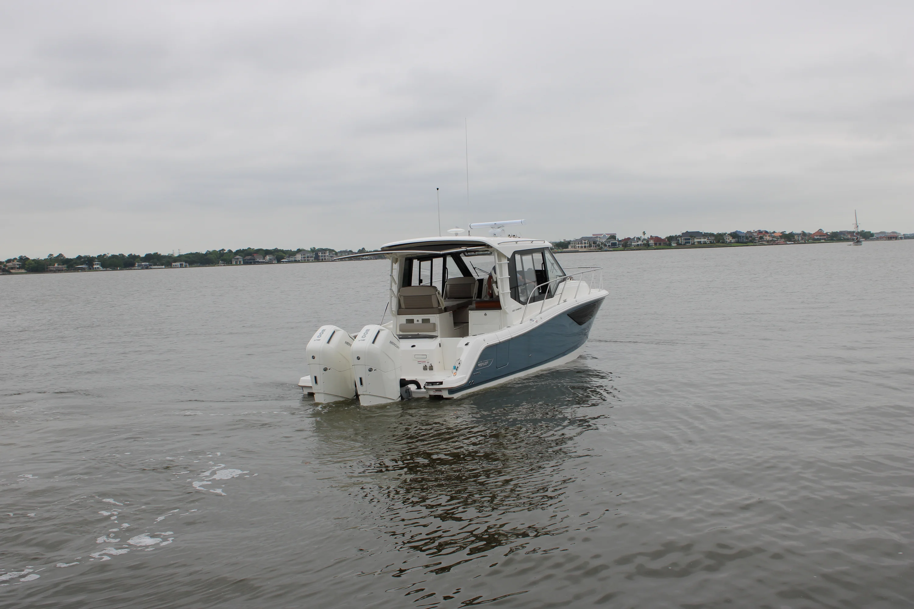 2025 Boston Whaler 365 Conquest Image Thumbnail #8