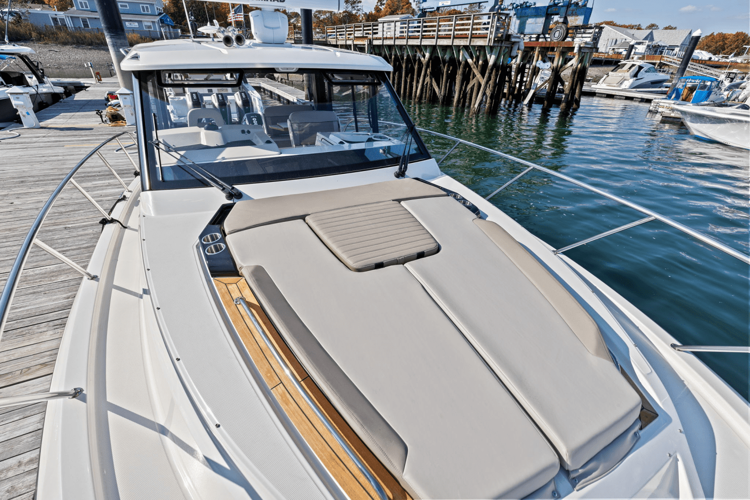 2025 Boston Whaler 365 Conquest Image Thumbnail #59