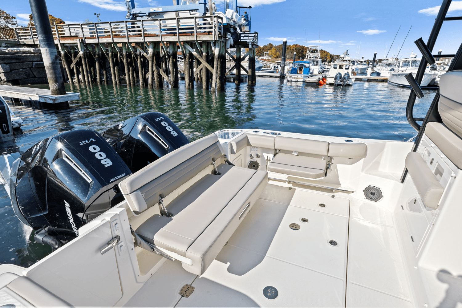 2025 Boston Whaler 365 Conquest Image Thumbnail #12