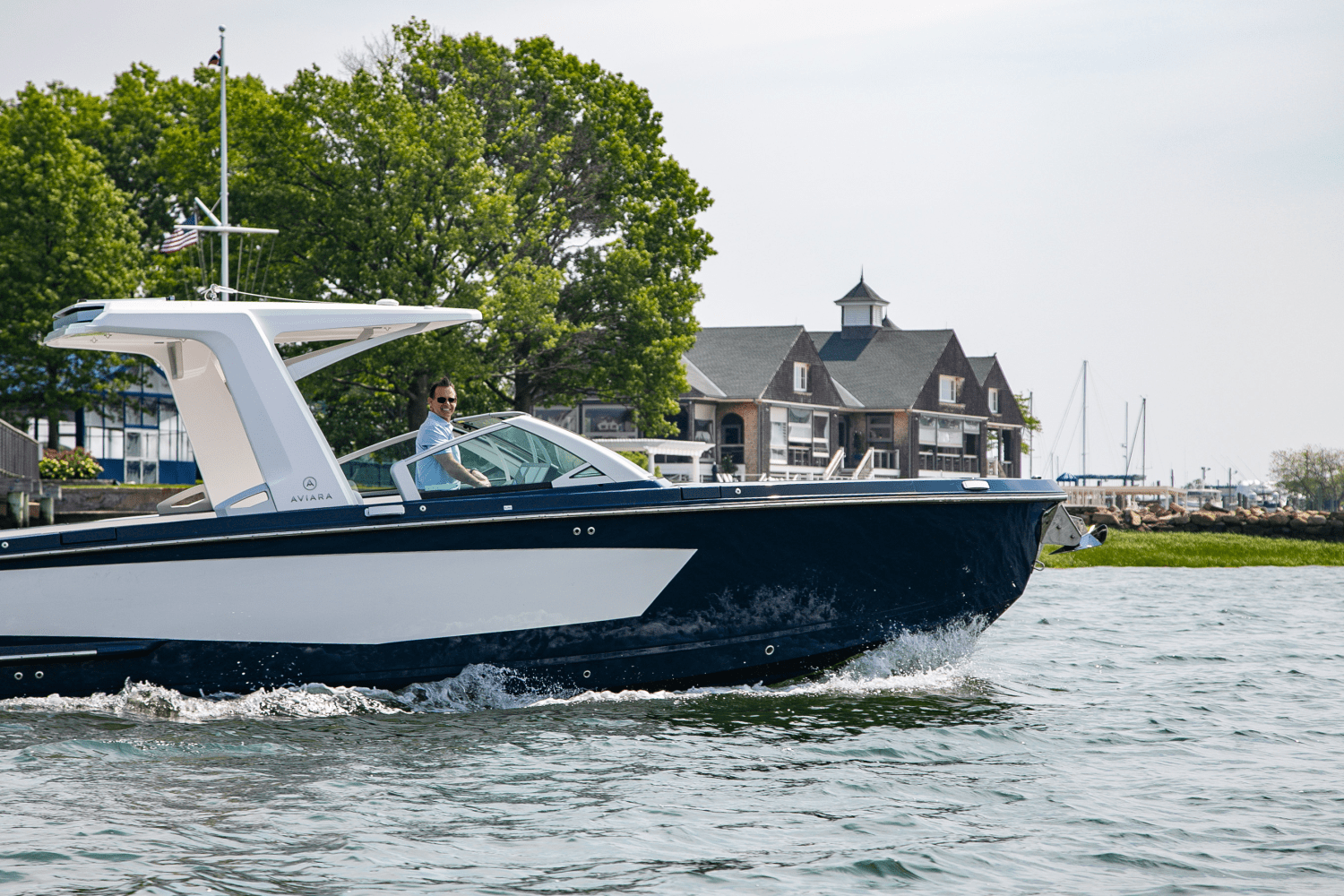 2024 Aviara AV32 Outboard Image Thumbnail #5