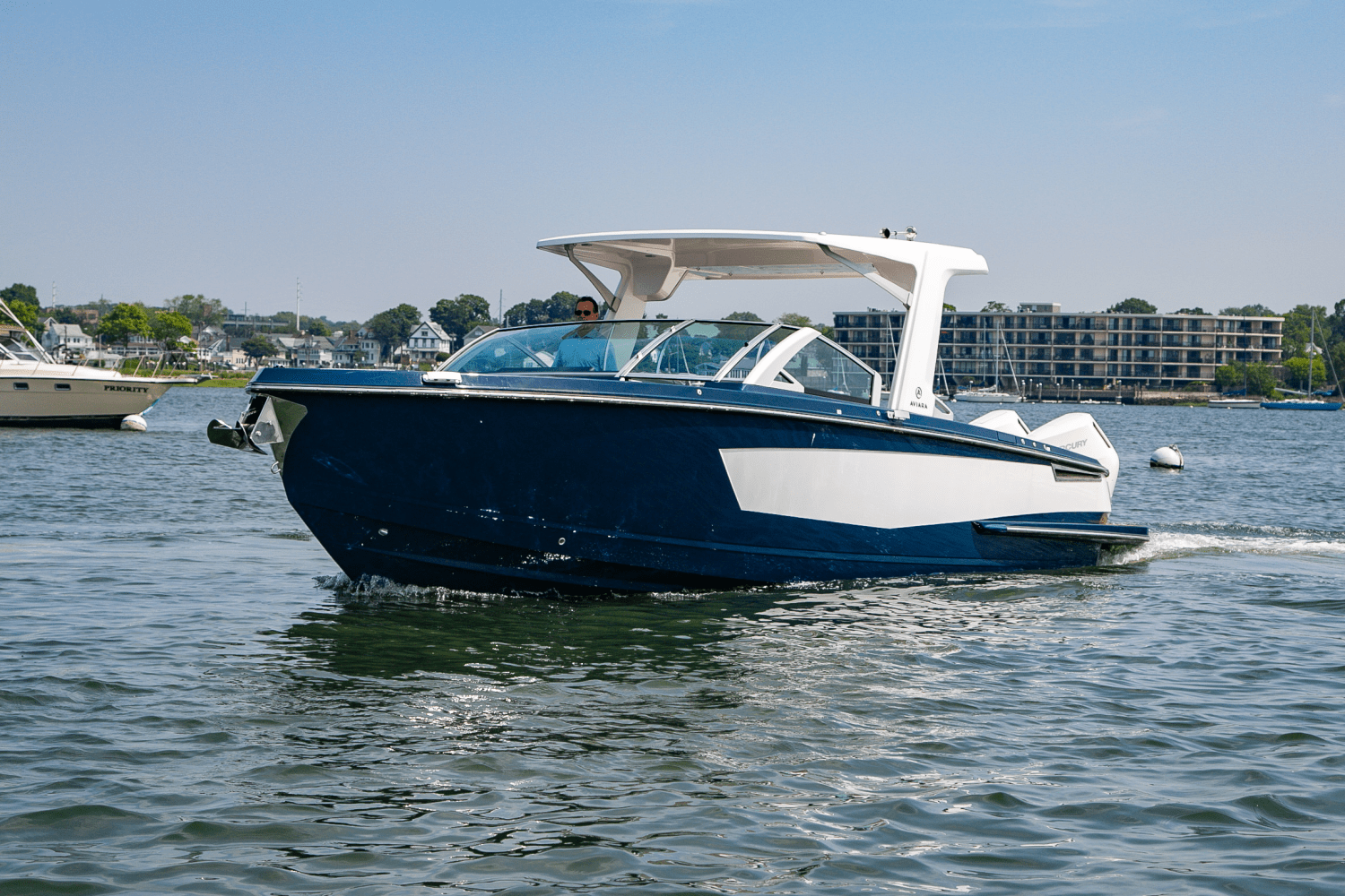 2024 Aviara AV32 Outboard Image Thumbnail #3