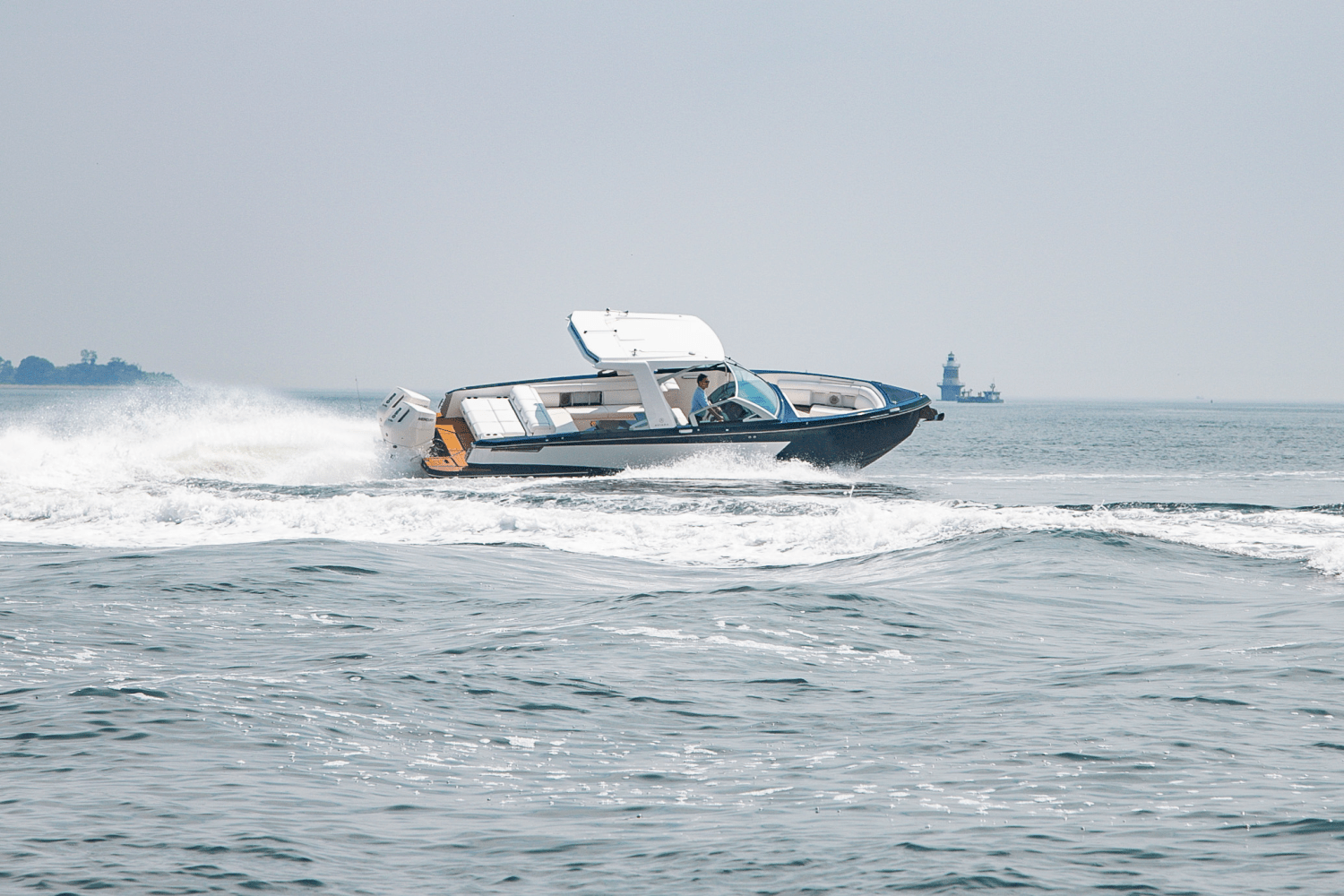 2024 Aviara AV32 Outboard Image Thumbnail #7