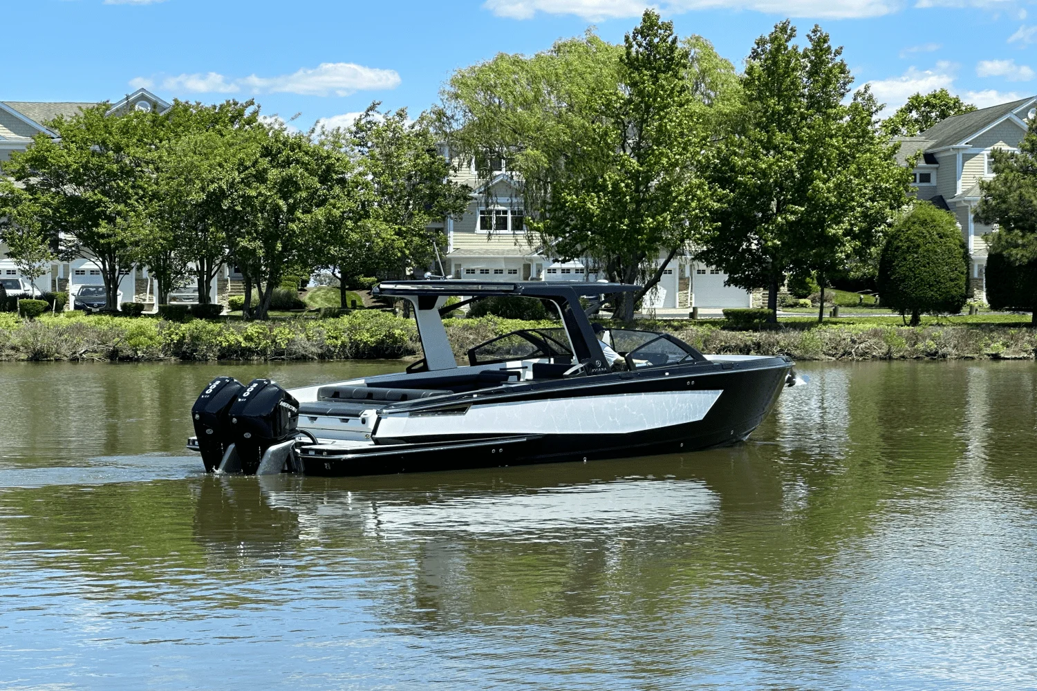 2024 Aviara AV32 Outboard Image Thumbnail #2