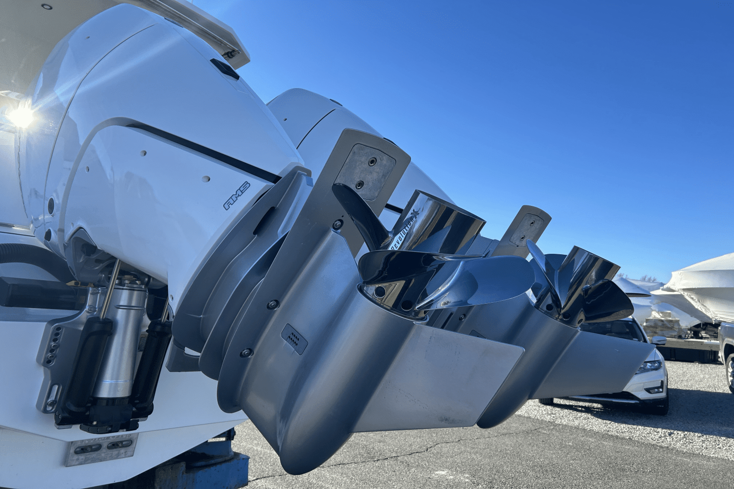 Thumbnail 4 for 2024 Cruisers Yachts 34 GLS Outboard