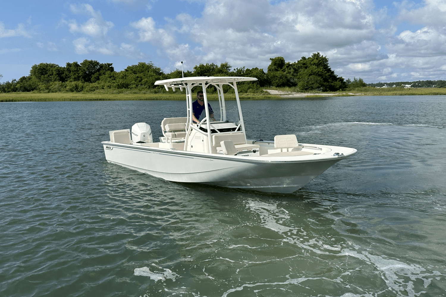 2024 Boston Whaler 210 Montauk Image Thumbnail #8