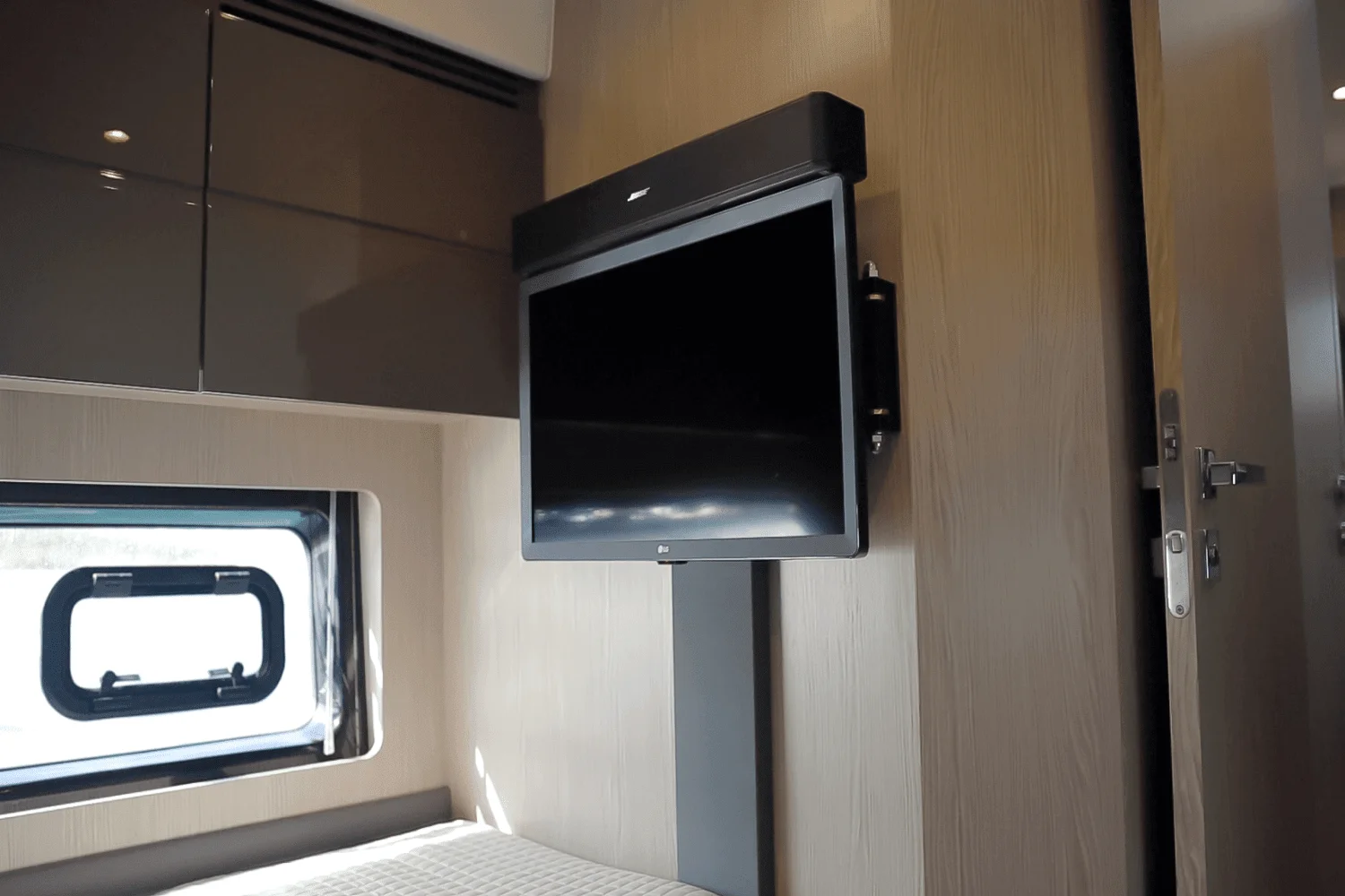 2022 Azimut Atlantis 45 Image Thumbnail #23