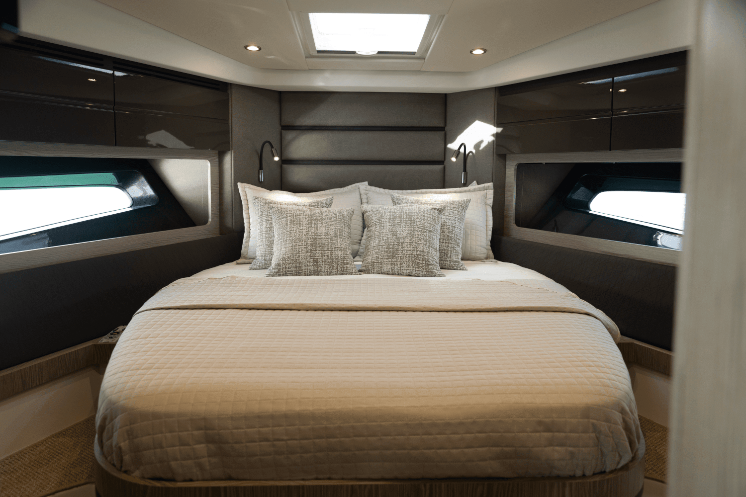 2022 Azimut Atlantis 45 Image Thumbnail #24