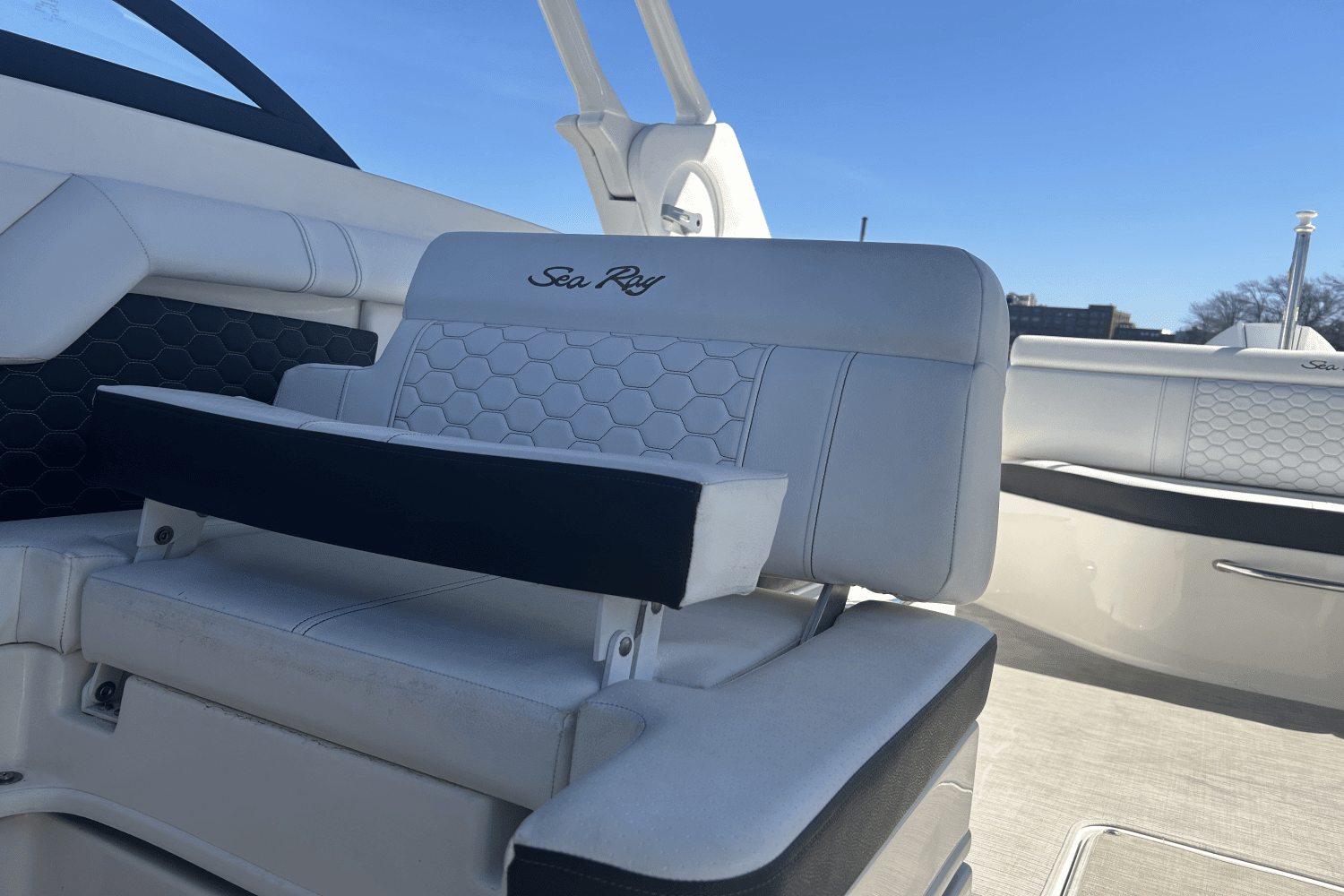 2021 Sea Ray
                                                             SDX 270 Outboard Image Thumbnail #13