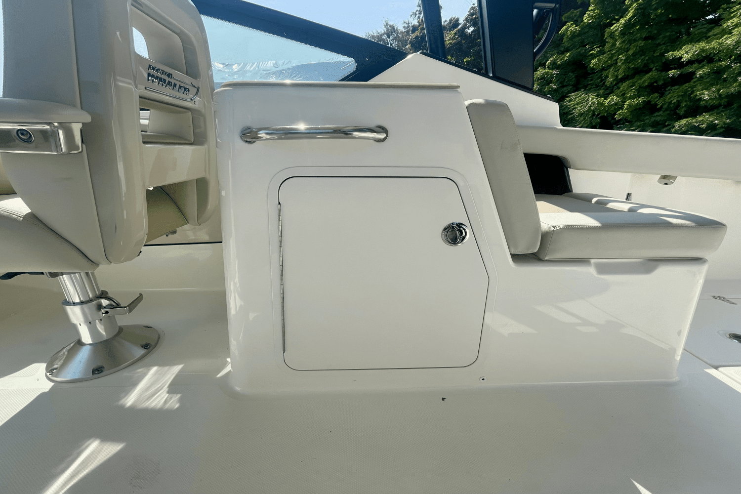 2022 Boston Whaler 280VNT Image Thumbnail #17