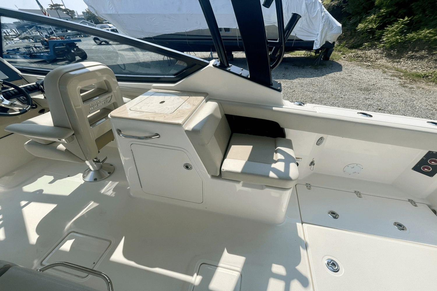 2022 Boston Whaler 280VNT Image Thumbnail #16