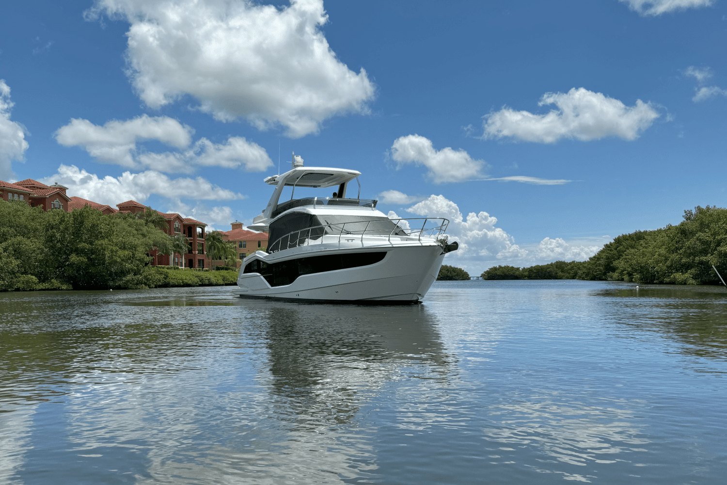 2024 Galeon 500 FLY Image Thumbnail #3