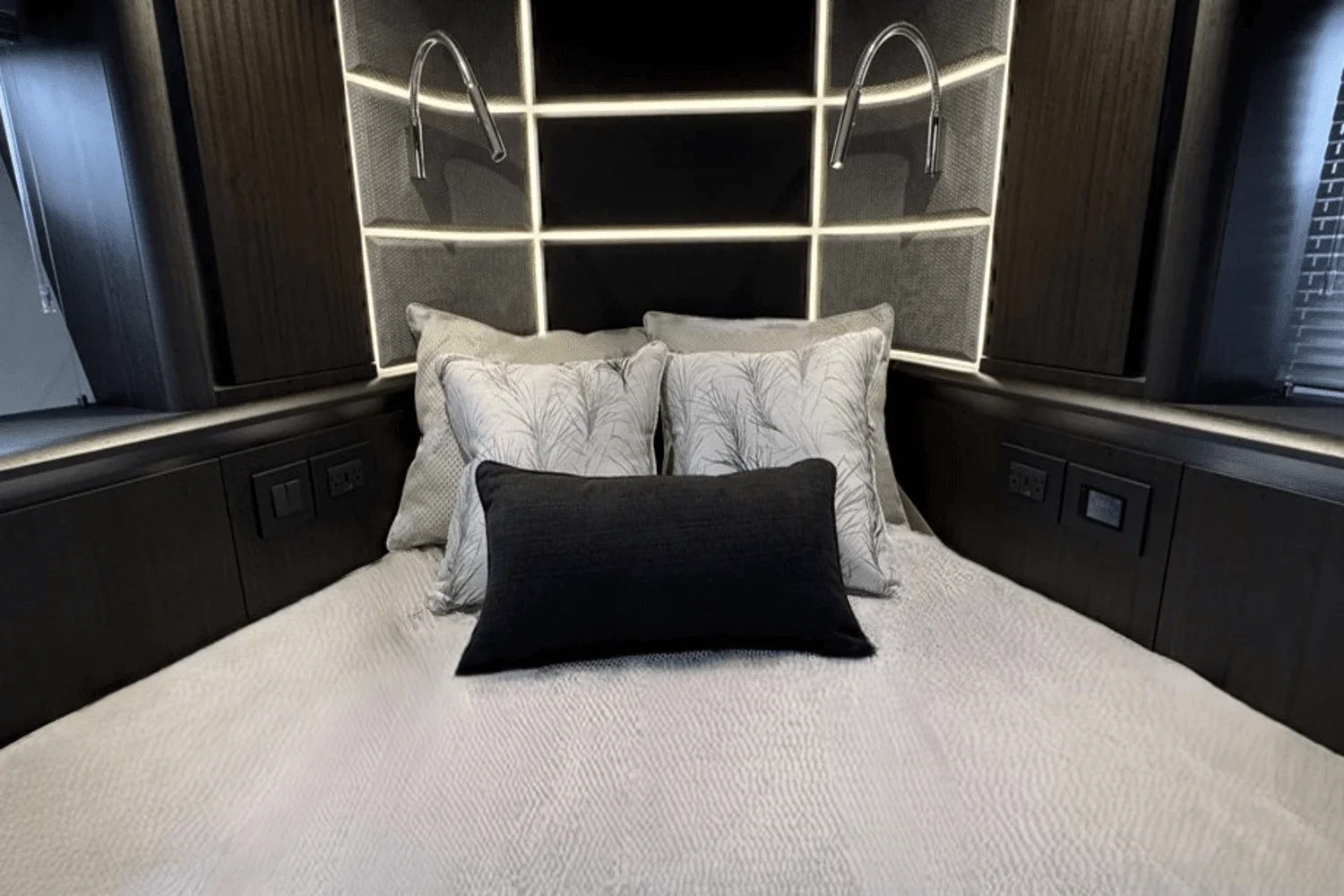 2025 Galeon 510 SKY Image Thumbnail #30