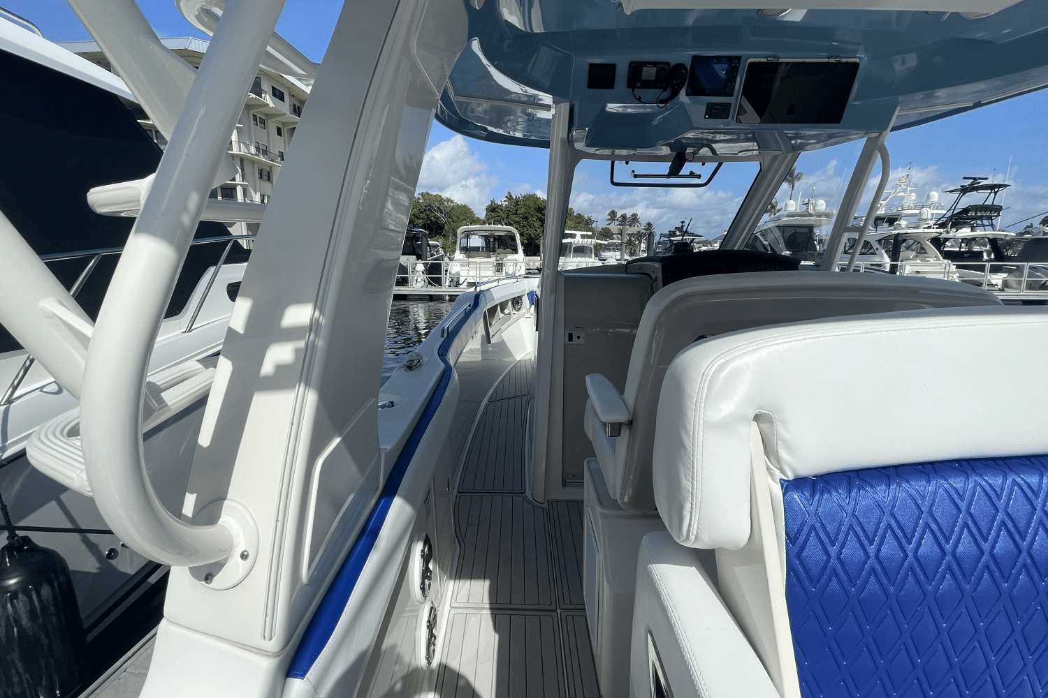 2021 Boston Whaler 350 REALM Image Thumbnail #19