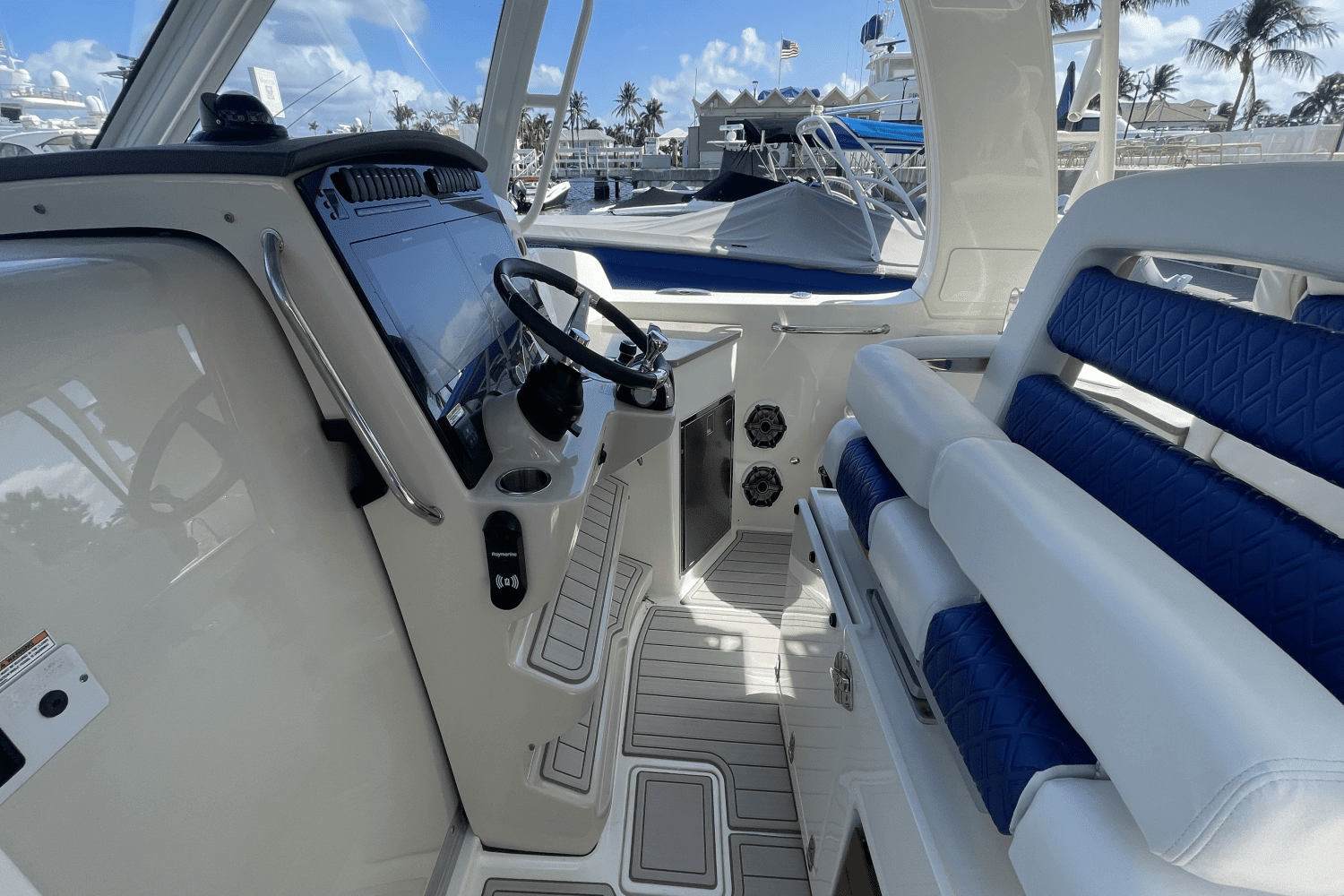 2021 Boston Whaler 350 REALM Image Thumbnail #20