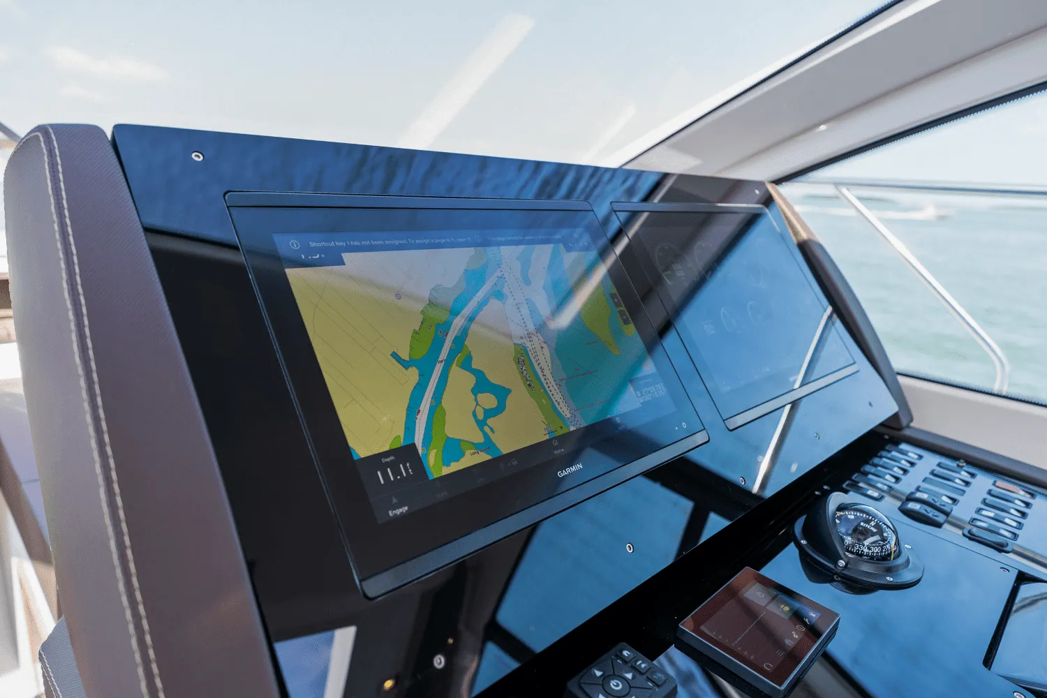 2024 Cruisers Yachts 50 Cantius Image Thumbnail #11