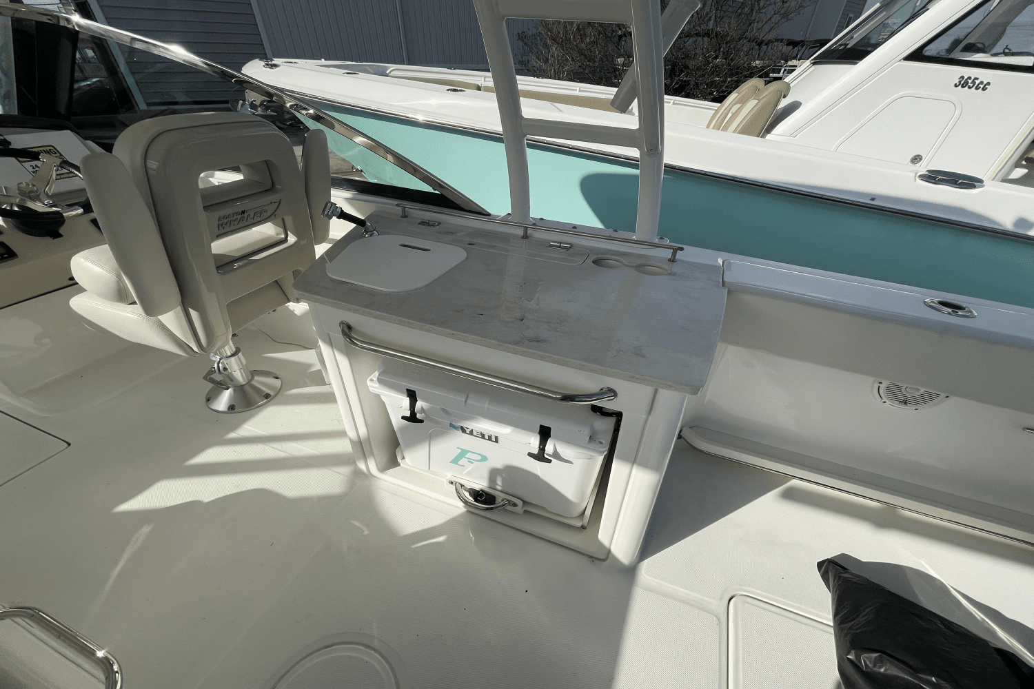 2018 Boston Whaler 270 VANTAGE Image Thumbnail #22