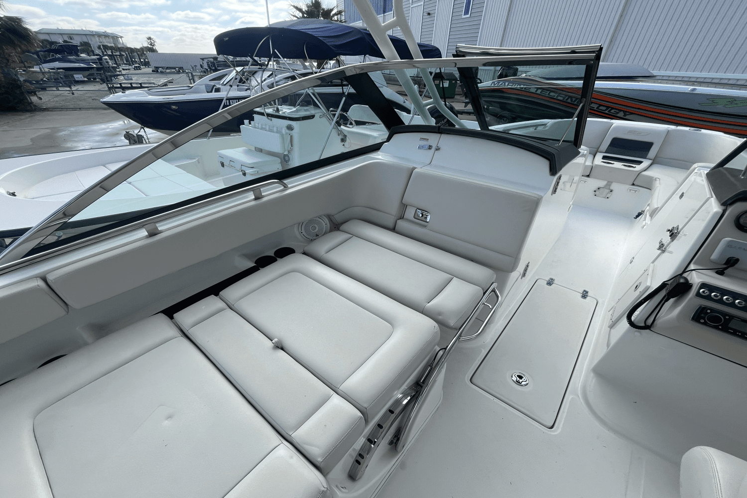 2018 Boston Whaler 270 VANTAGE Image Thumbnail #18