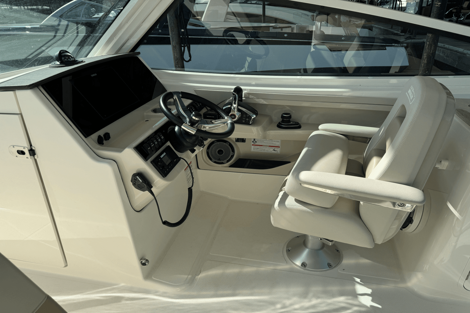 2024 Boston Whaler 280 Vantage Image Thumbnail #27