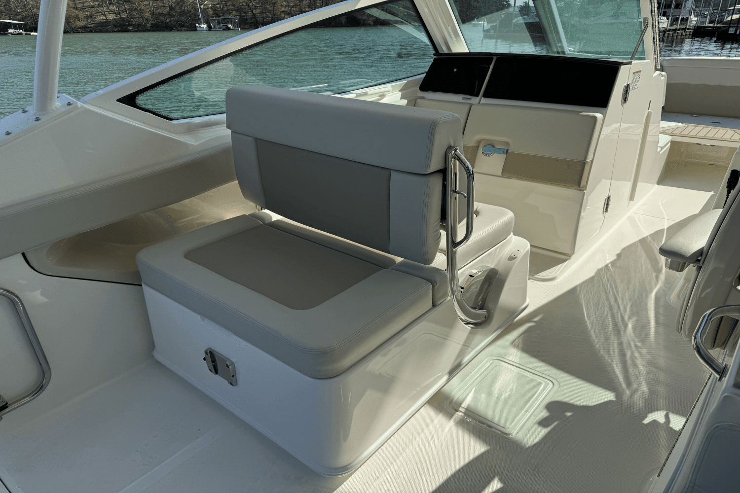 2024 Boston Whaler 280 Vantage Image Thumbnail #33