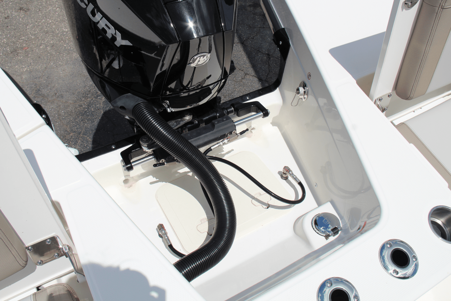 2024 Boston Whaler 210 Vantage Image Thumbnail #7