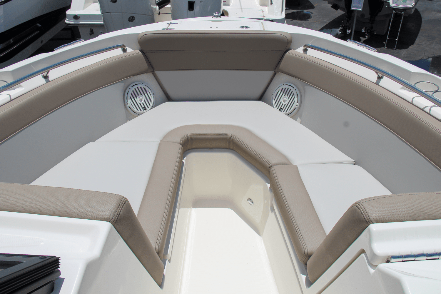 2024 Boston Whaler 210 Vantage Image Thumbnail #20