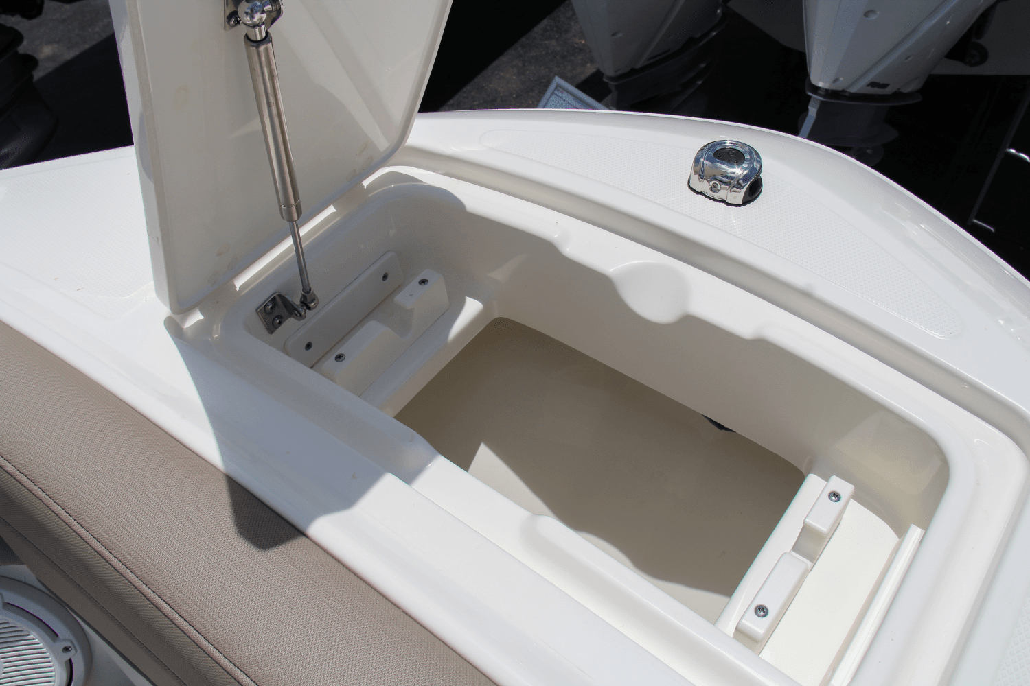 2024 Boston Whaler 210 Vantage Image Thumbnail #22