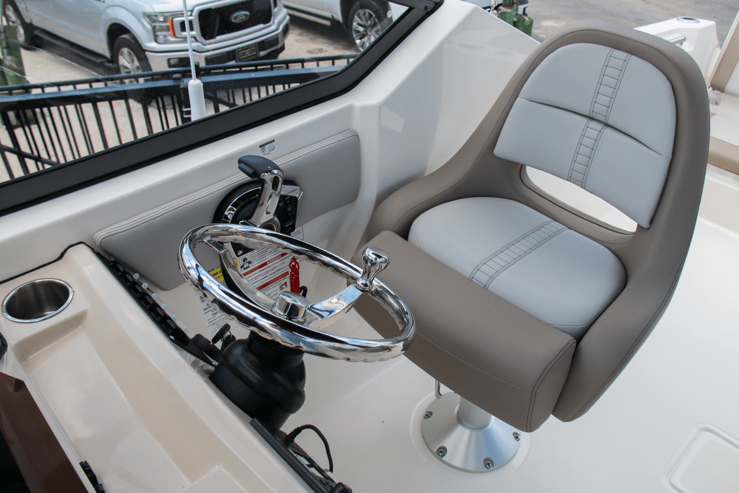 2024 Boston Whaler 210 Vantage Image Thumbnail #19