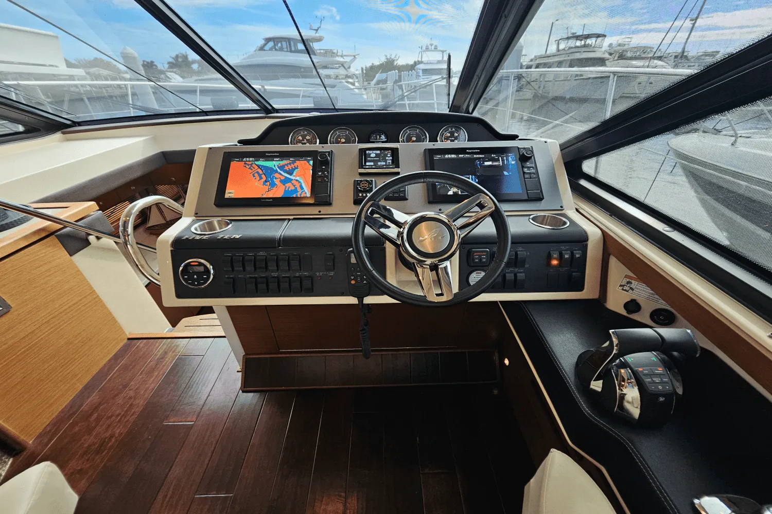 2016 Sea Ray 510 SUNDANCER Image Thumbnail #25