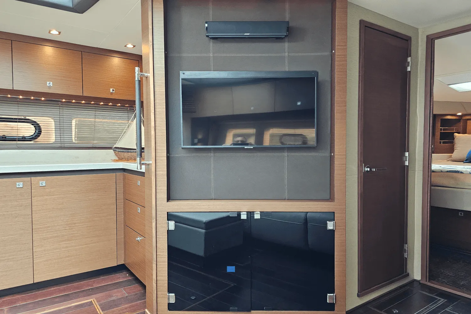 2016 Sea Ray 510 SUNDANCER Image Thumbnail #50