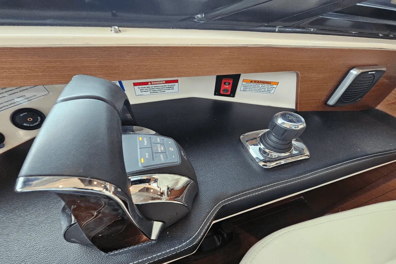 2016 Sea Ray 510 SUNDANCER Image Thumbnail #31