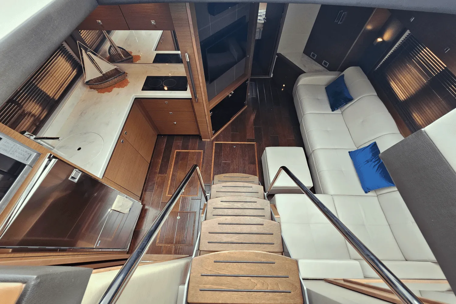 2016 Sea Ray 510 SUNDANCER Image Thumbnail #39